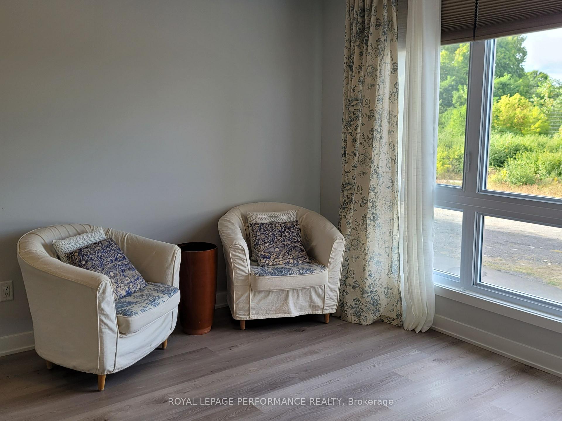Photo 14 of 222 Mishi Private, Ottawa, CFB Rockcliffe and Area — HOMEH
