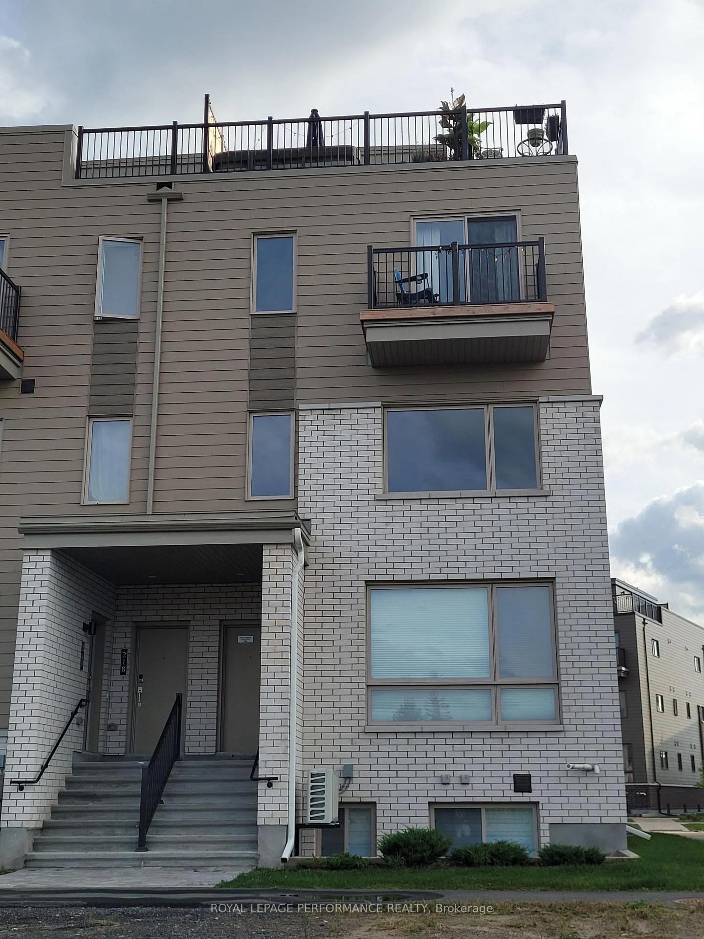 Photo 3 of 222 Mishi Private, Ottawa, CFB Rockcliffe and Area — HOMEH