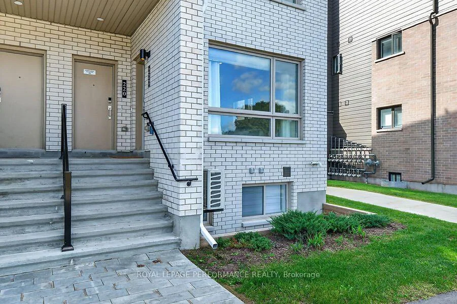 Photo 6 of 222 Mishi Private, Ottawa, CFB Rockcliffe and Area — HOMEH