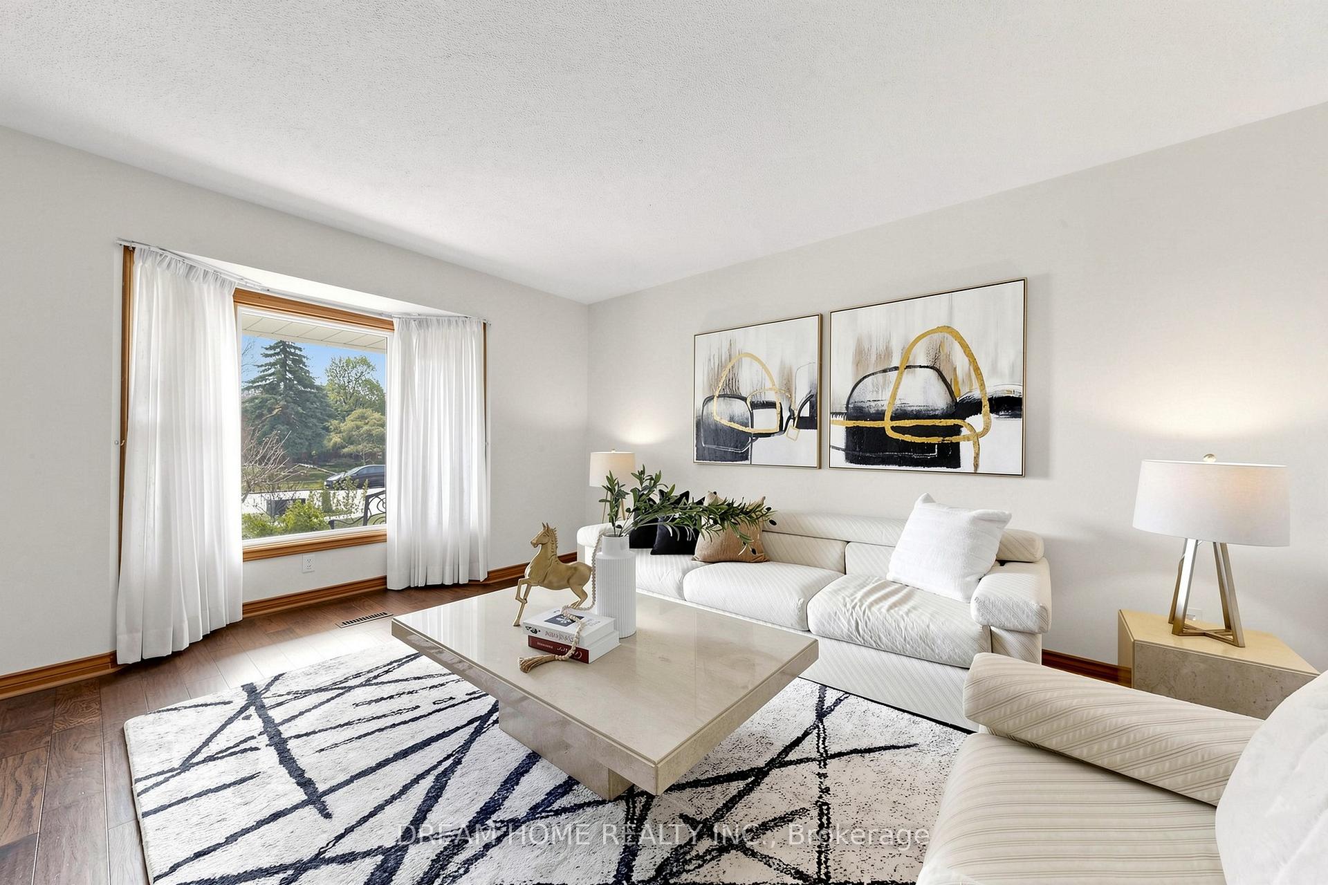 Photo 6 of 312 Valeria Boulevard, Vaughan, East Woodbridge — HOMEH