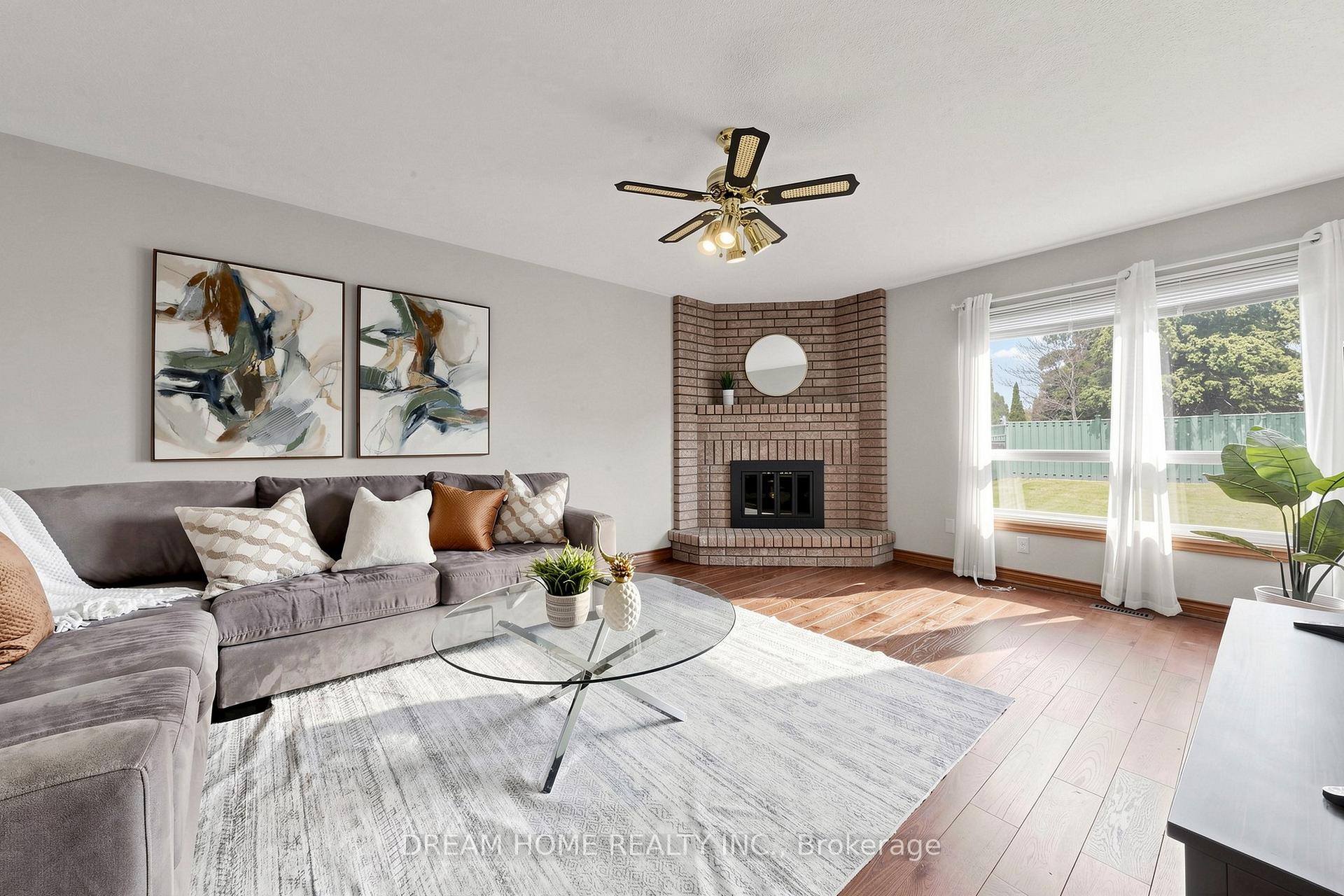 Photo 8 of 312 Valeria Boulevard, Vaughan, East Woodbridge — HOMEH