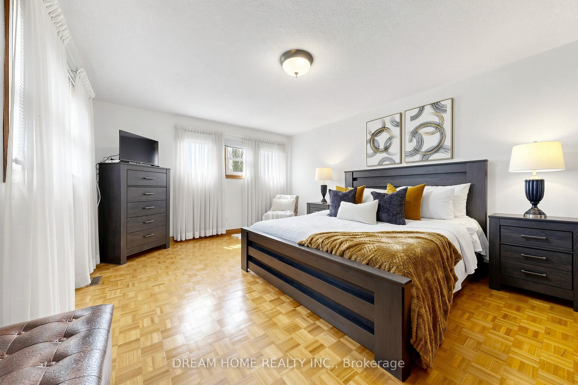 Photo 20 of 312 Valeria Boulevard, Vaughan, East Woodbridge — HOMEH