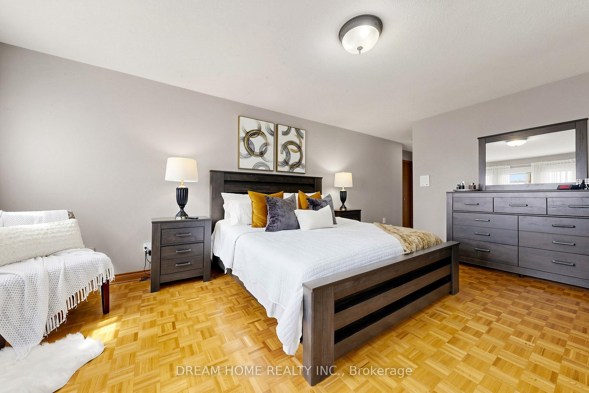 Photo 21 of 312 Valeria Boulevard, Vaughan, East Woodbridge — HOMEH