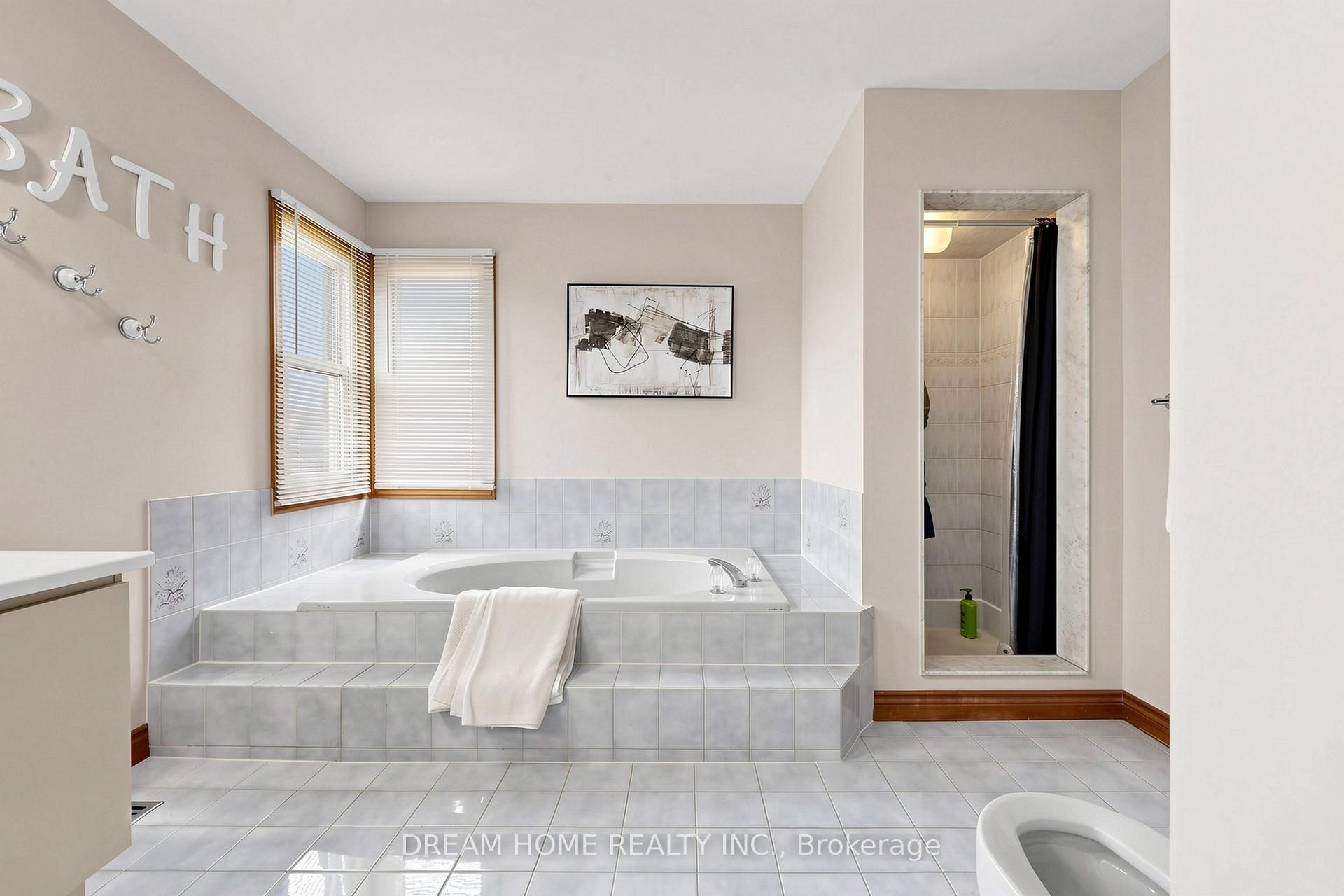Photo 23 of 312 Valeria Boulevard, Vaughan, East Woodbridge — HOMEH
