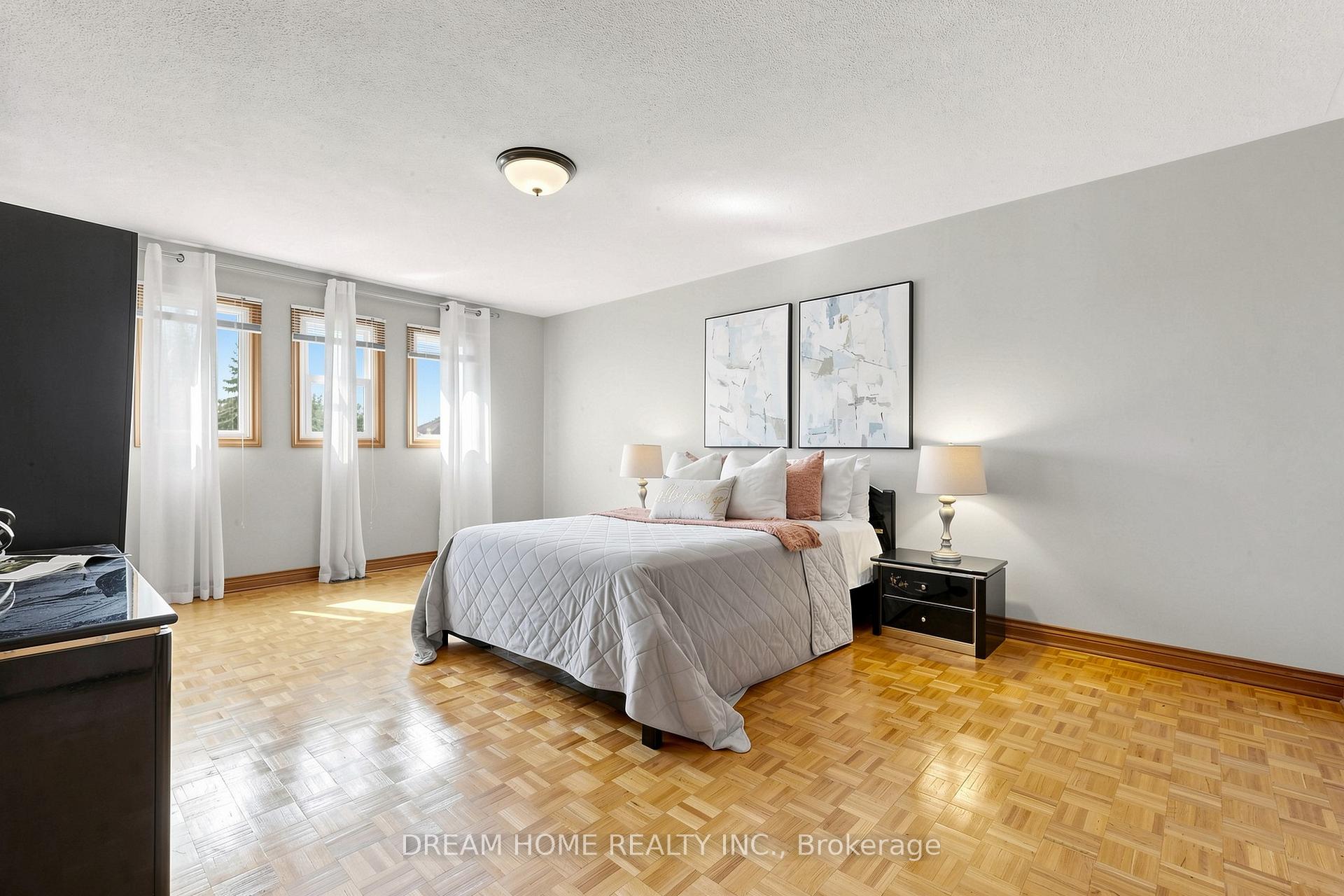 Photo 28 of 312 Valeria Boulevard, Vaughan, East Woodbridge — HOMEH