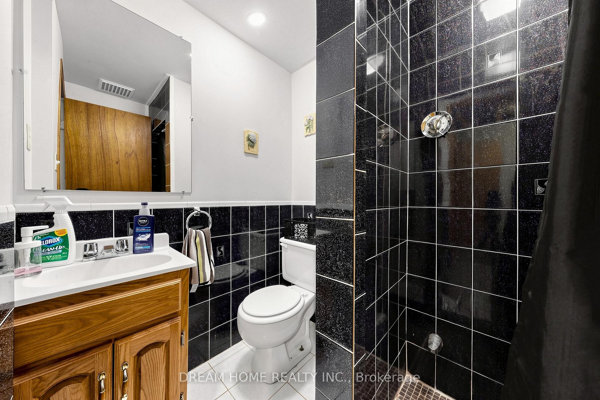 Photo 38 of 312 Valeria Boulevard, Vaughan, East Woodbridge — HOMEH