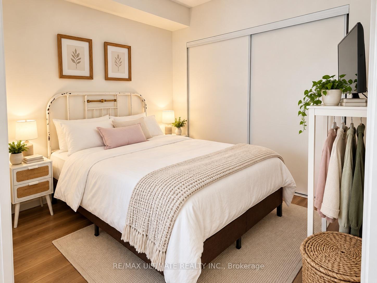 Photo 11 of Unit 907, 775 King Street W, Toronto, Niagara — HOMEH