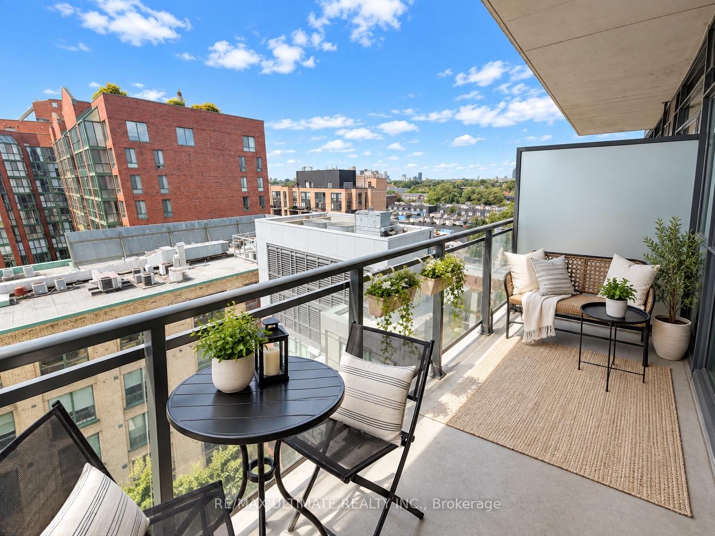 Photo 13 of Unit 907, 775 King Street W, Toronto, Niagara — HOMEH