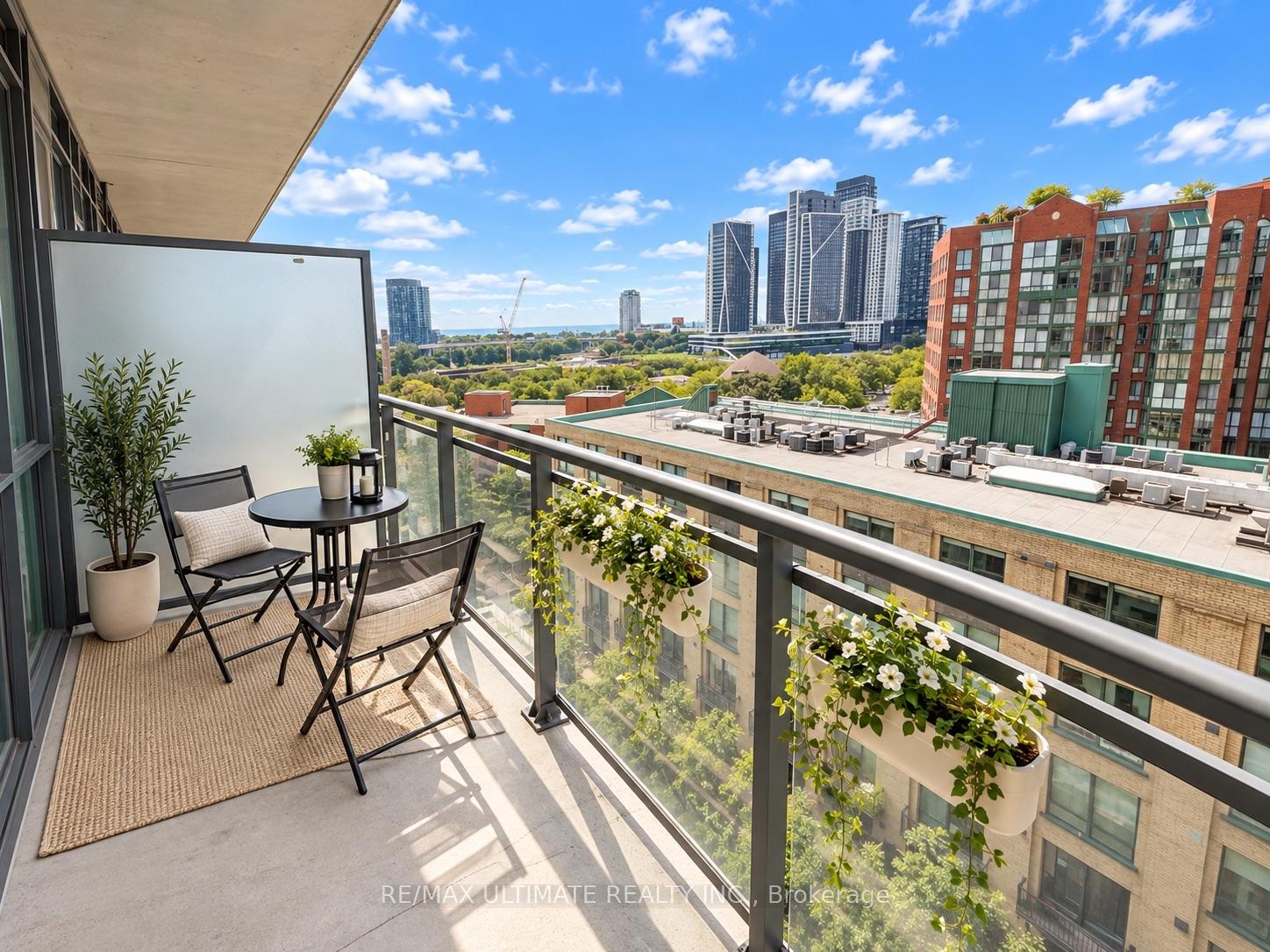 Photo 14 of Unit 907, 775 King Street W, Toronto, Niagara — HOMEH
