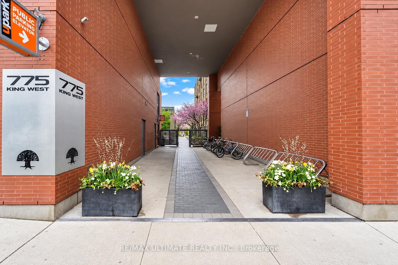 Photo 23 of Unit 907, 775 King Street W, Toronto, Niagara — HOMEH