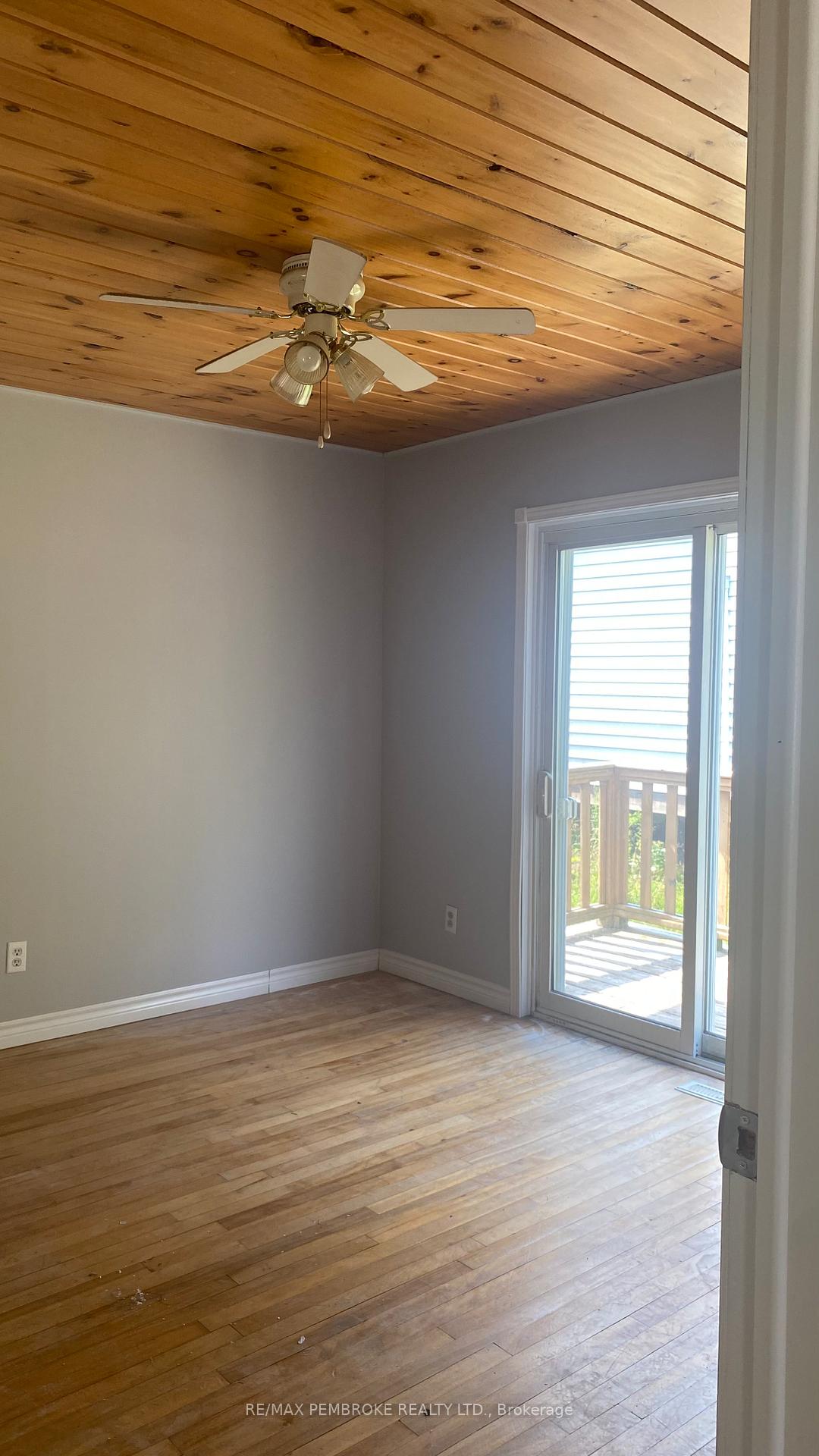 Photo 5 of 53 Huron Street, Deep River, Deep River — HOMEH