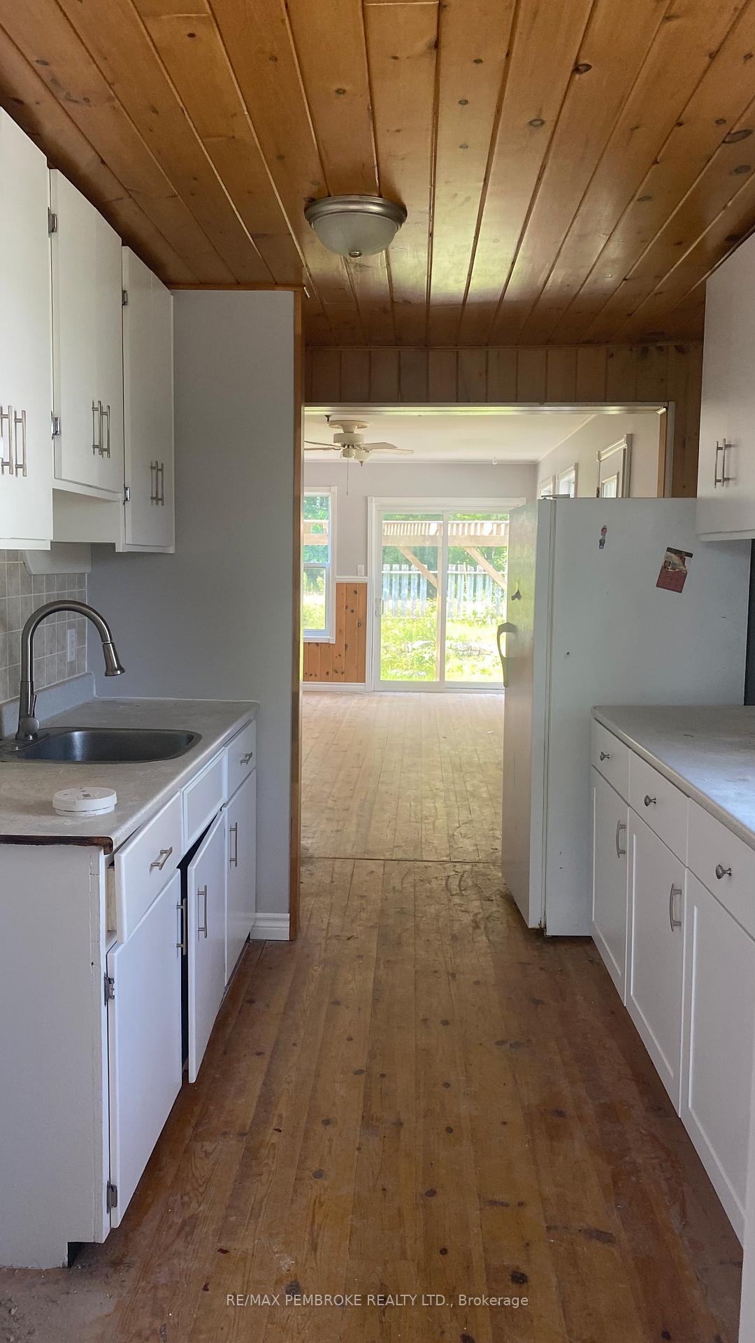 Photo 6 of 53 Huron Street, Deep River, Deep River — HOMEH