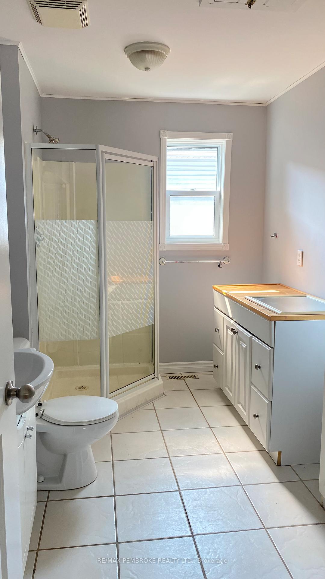 Photo 11 of 53 Huron Street, Deep River, Deep River — HOMEH