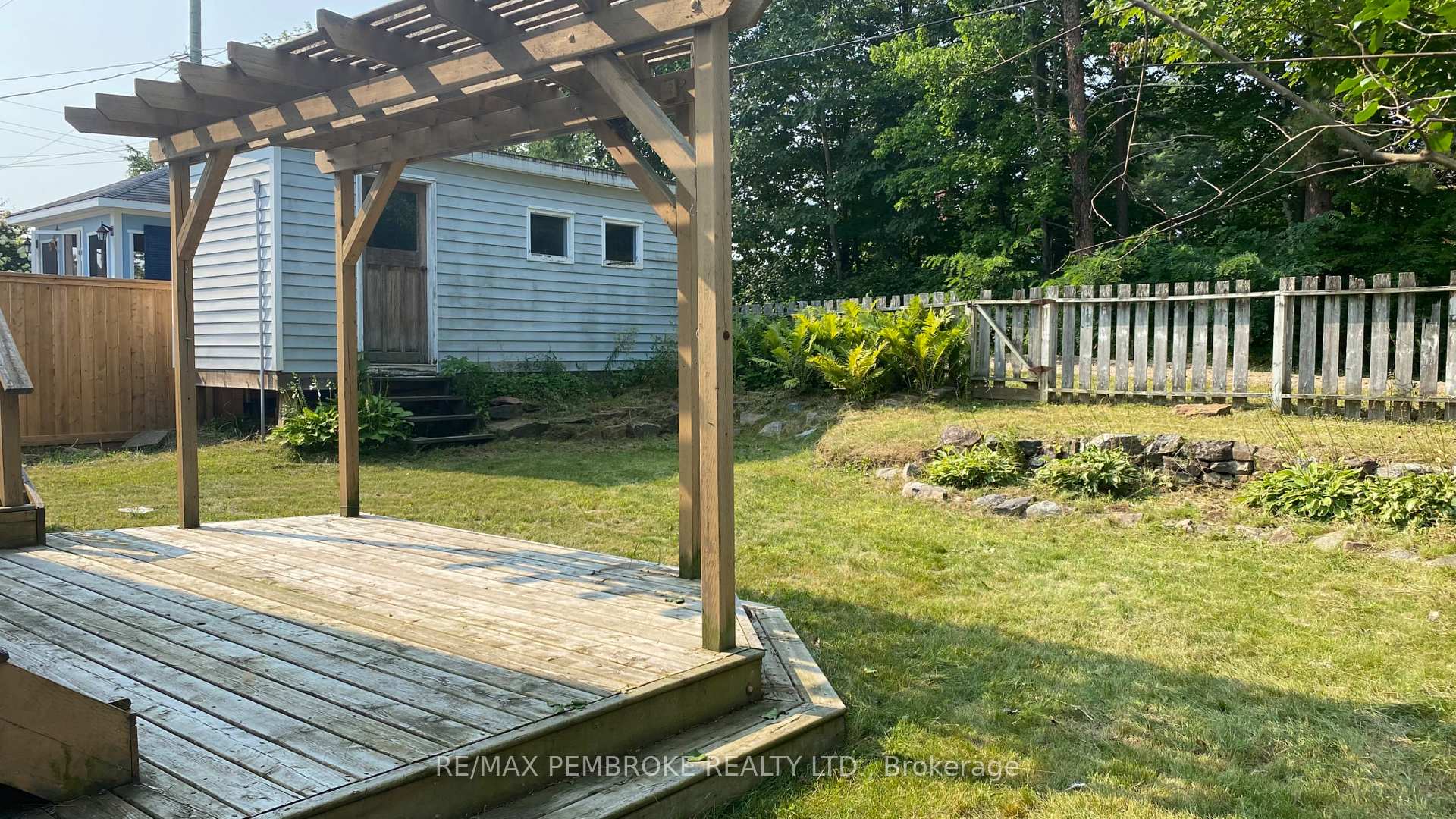 Photo 13 of 53 Huron Street, Deep River, Deep River — HOMEH