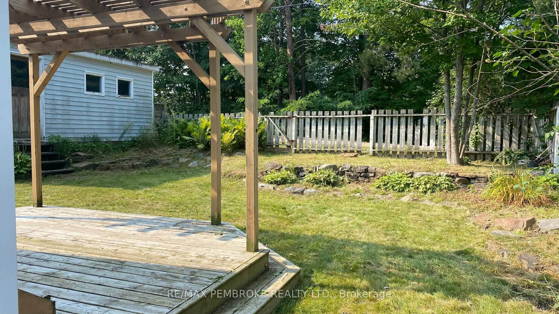 Photo 14 of 53 Huron Street, Deep River, Deep River — HOMEH