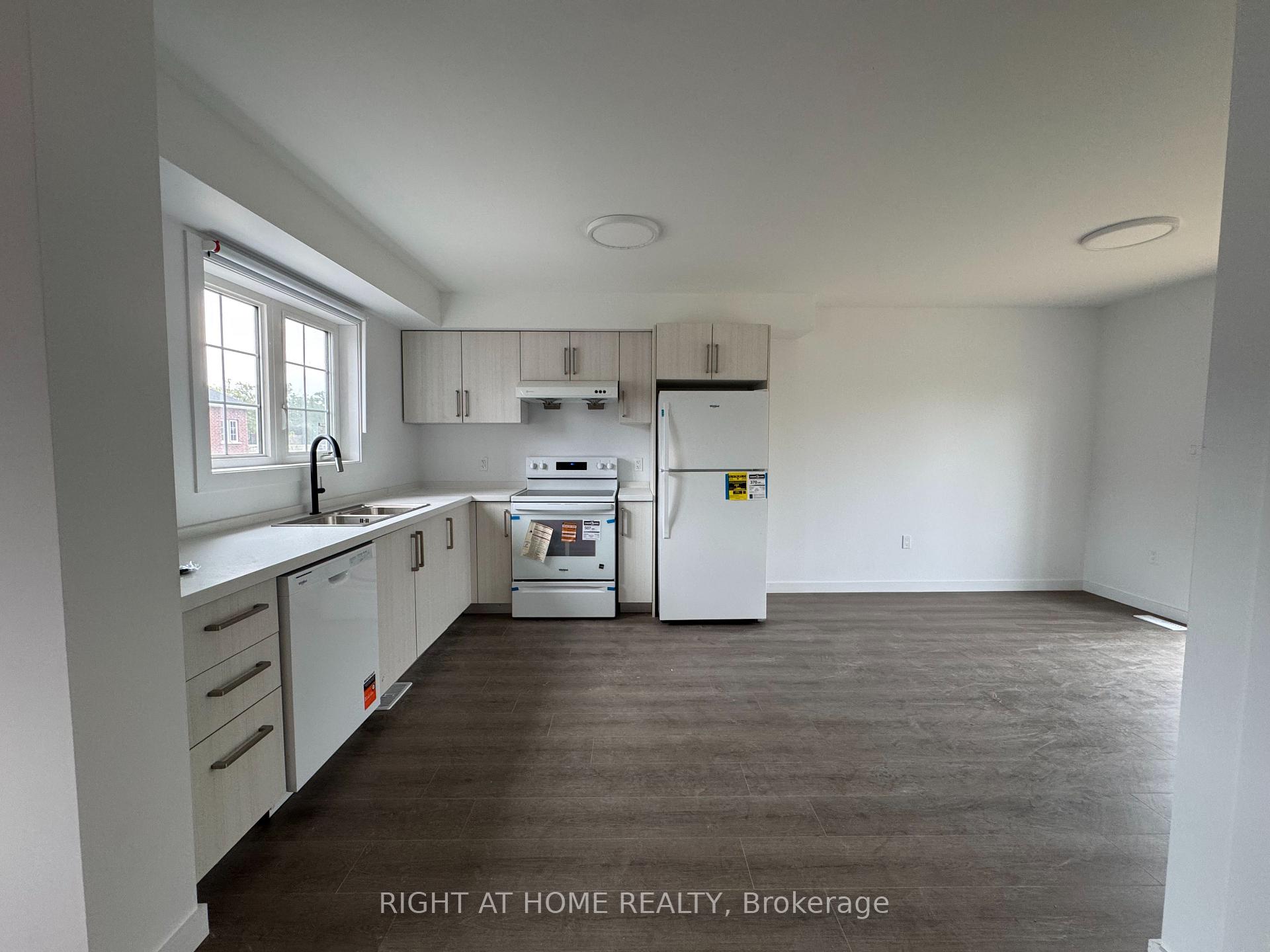 Photo 7 of Unit (MAIN), 107 Highriver Trail, Welland, Broadway — HOMEH