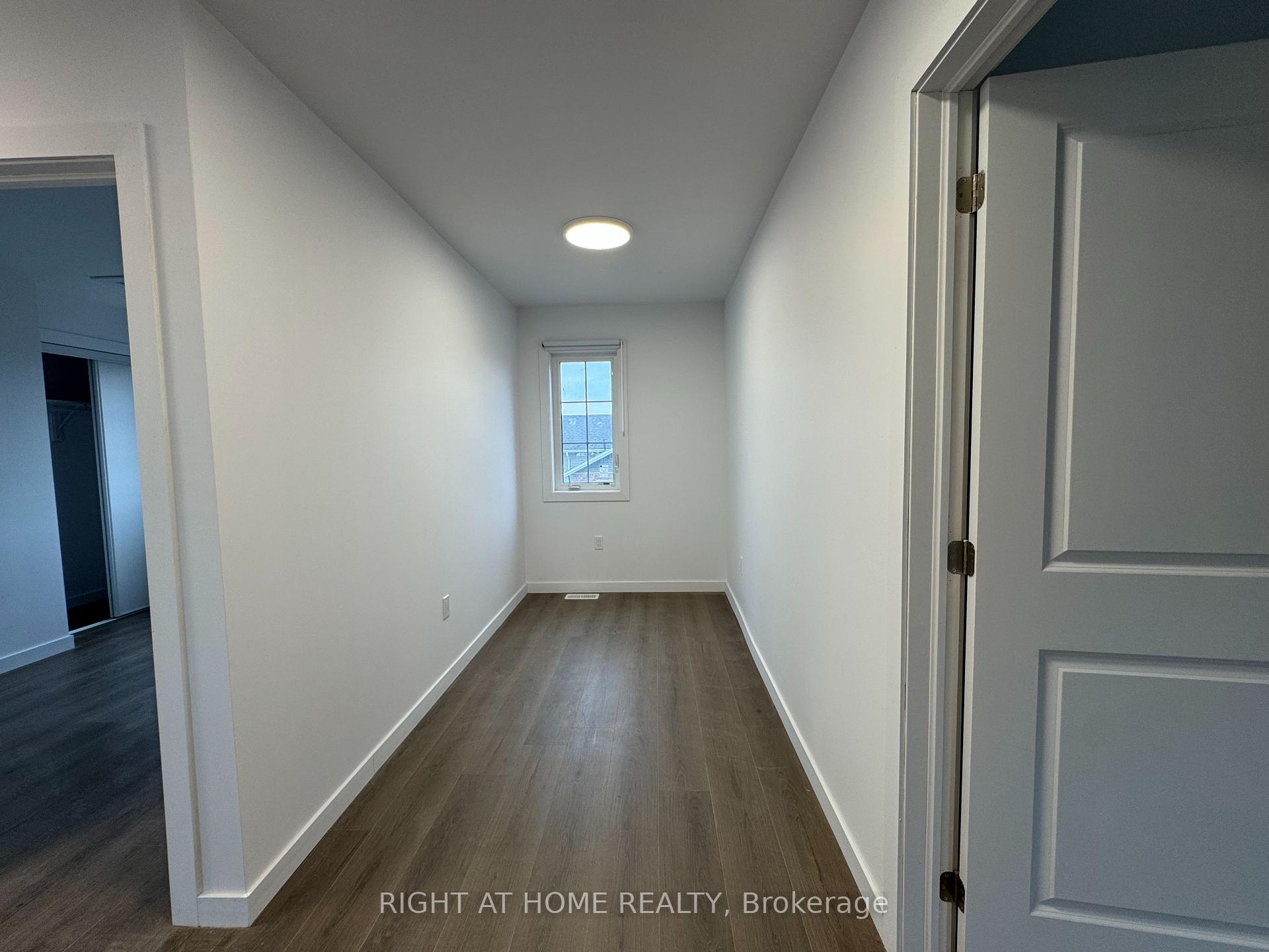 Photo 12 of Unit (MAIN), 107 Highriver Trail, Welland, Broadway — HOMEH