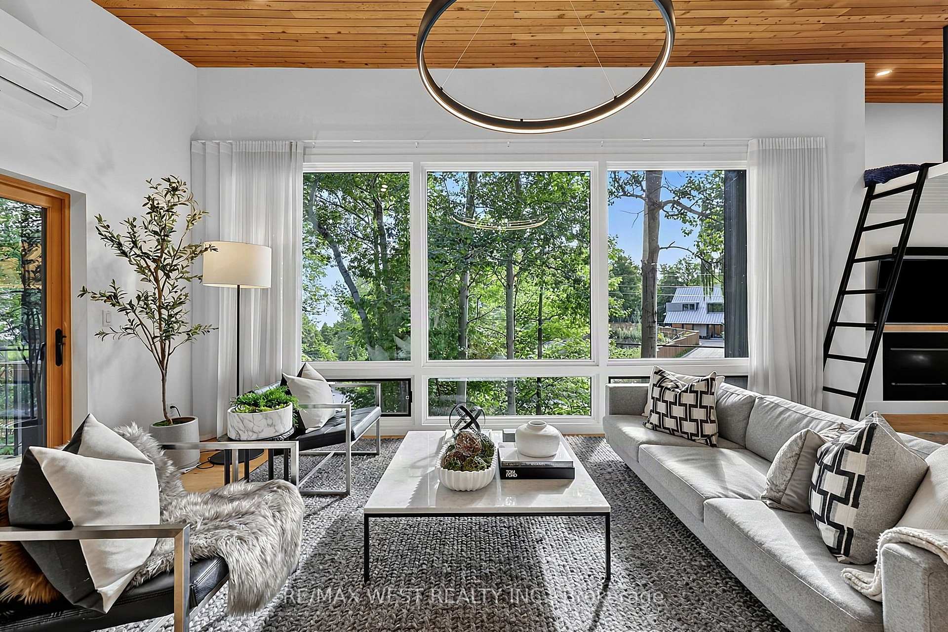 Photo 14 of 112 Kitzbuhl Crescent, Blue Mountains — HOMEH