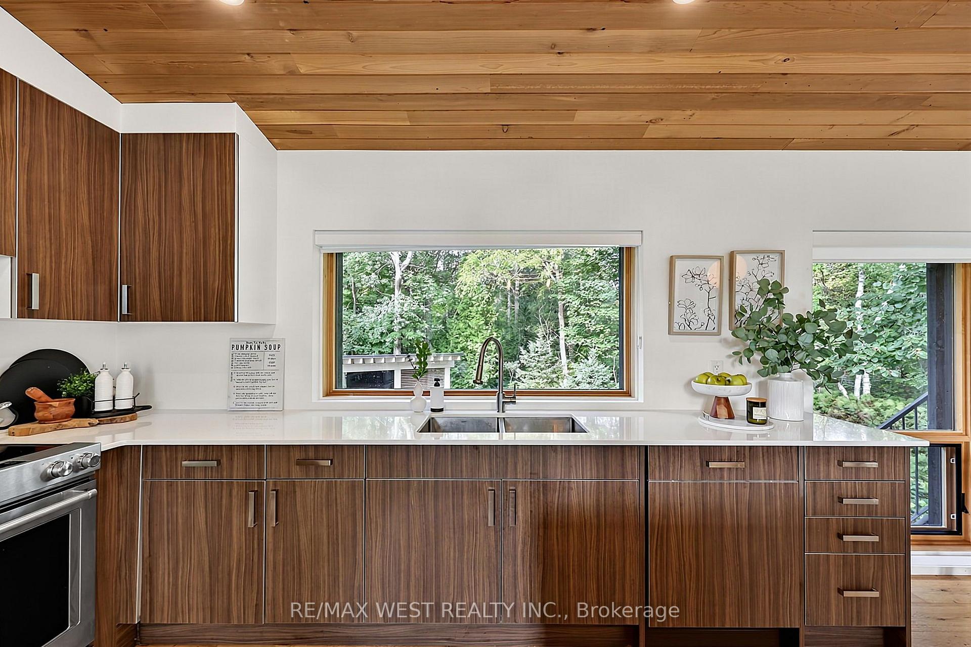 Photo 30 of 112 Kitzbuhl Crescent, Blue Mountains — HOMEH
