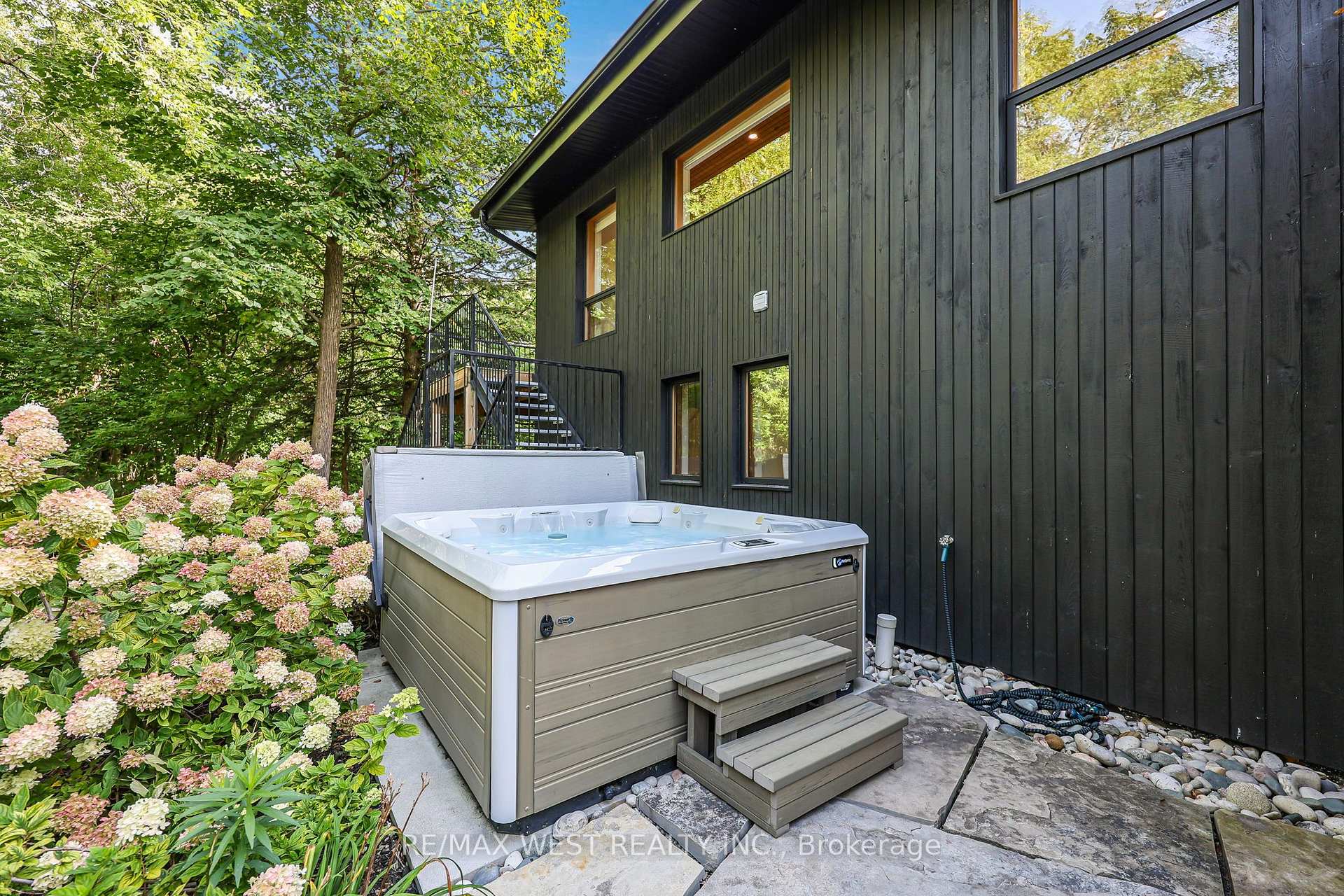 Photo 41 of 112 Kitzbuhl Crescent, Blue Mountains — HOMEH