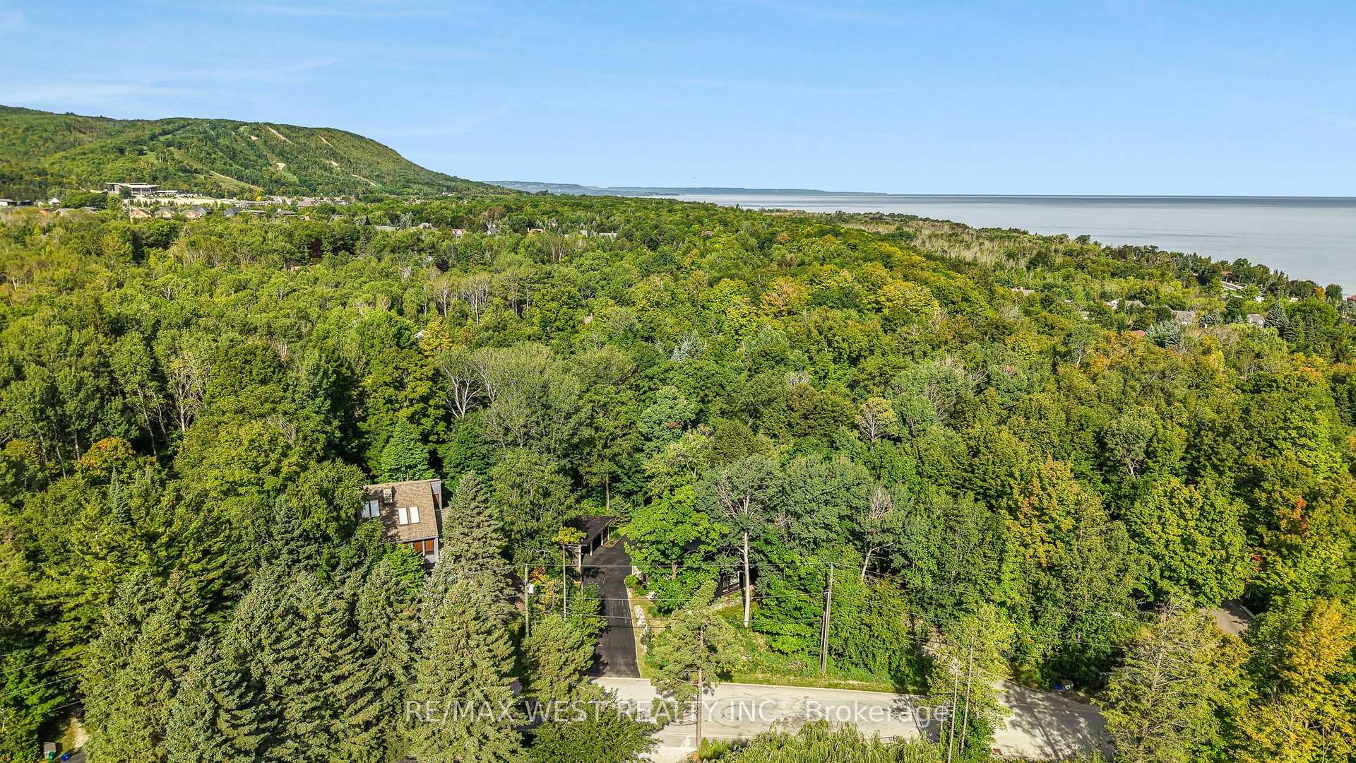 Photo 43 of 112 Kitzbuhl Crescent, Blue Mountains — HOMEH
