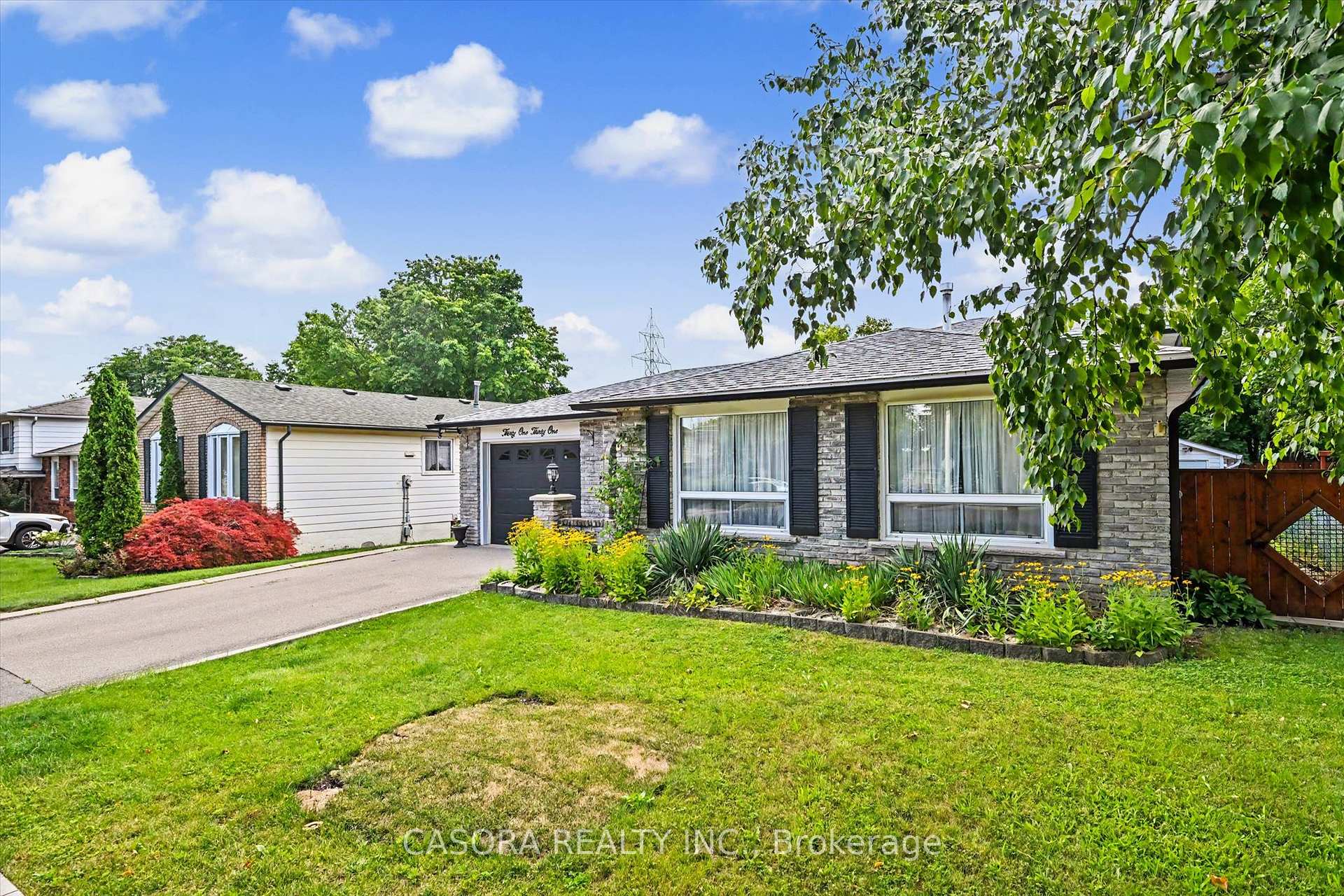 Photo 4 of 3131 Palmer Drive, Burlington, Palmer — HOMEH