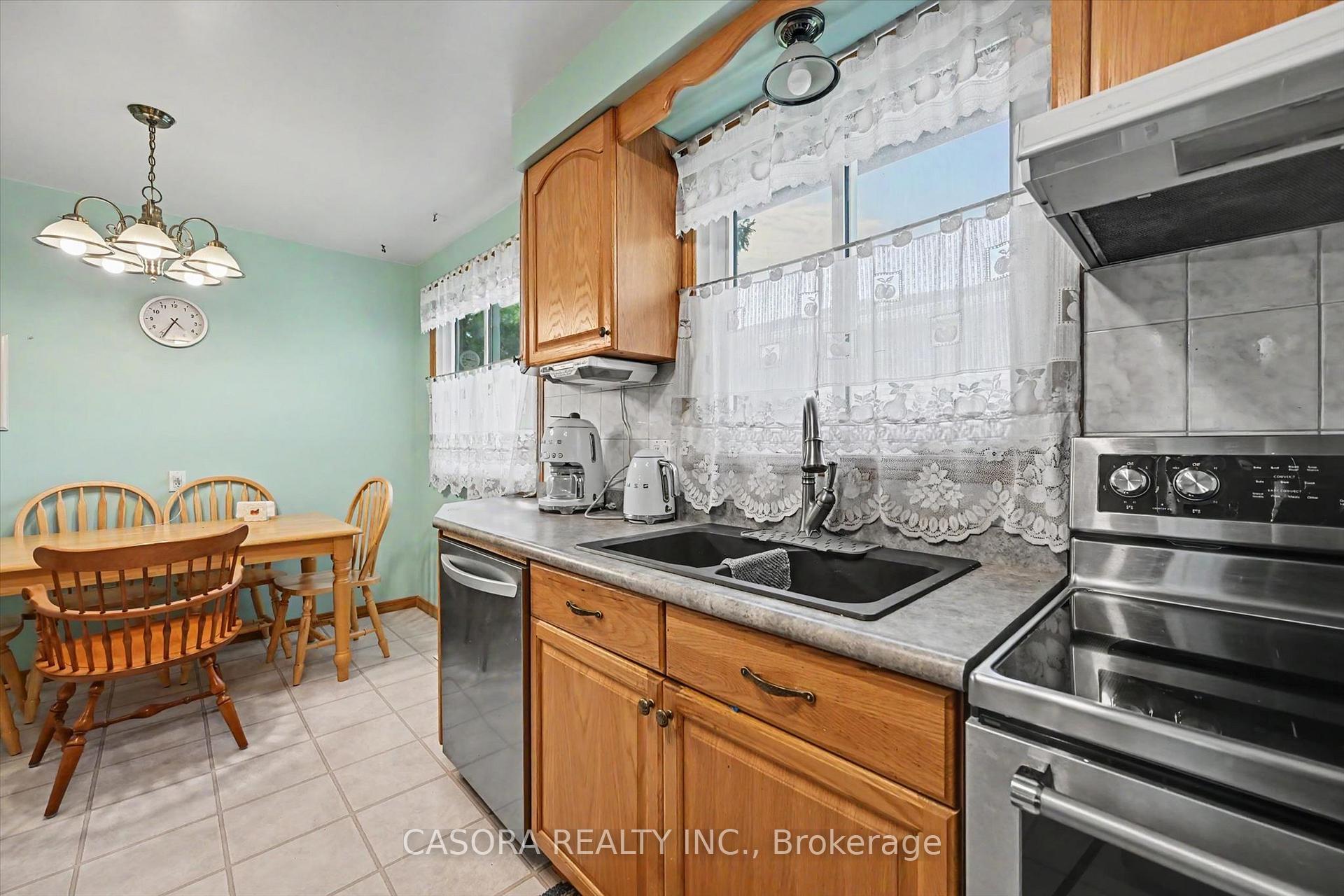 Photo 15 of 3131 Palmer Drive, Burlington, Palmer — HOMEH