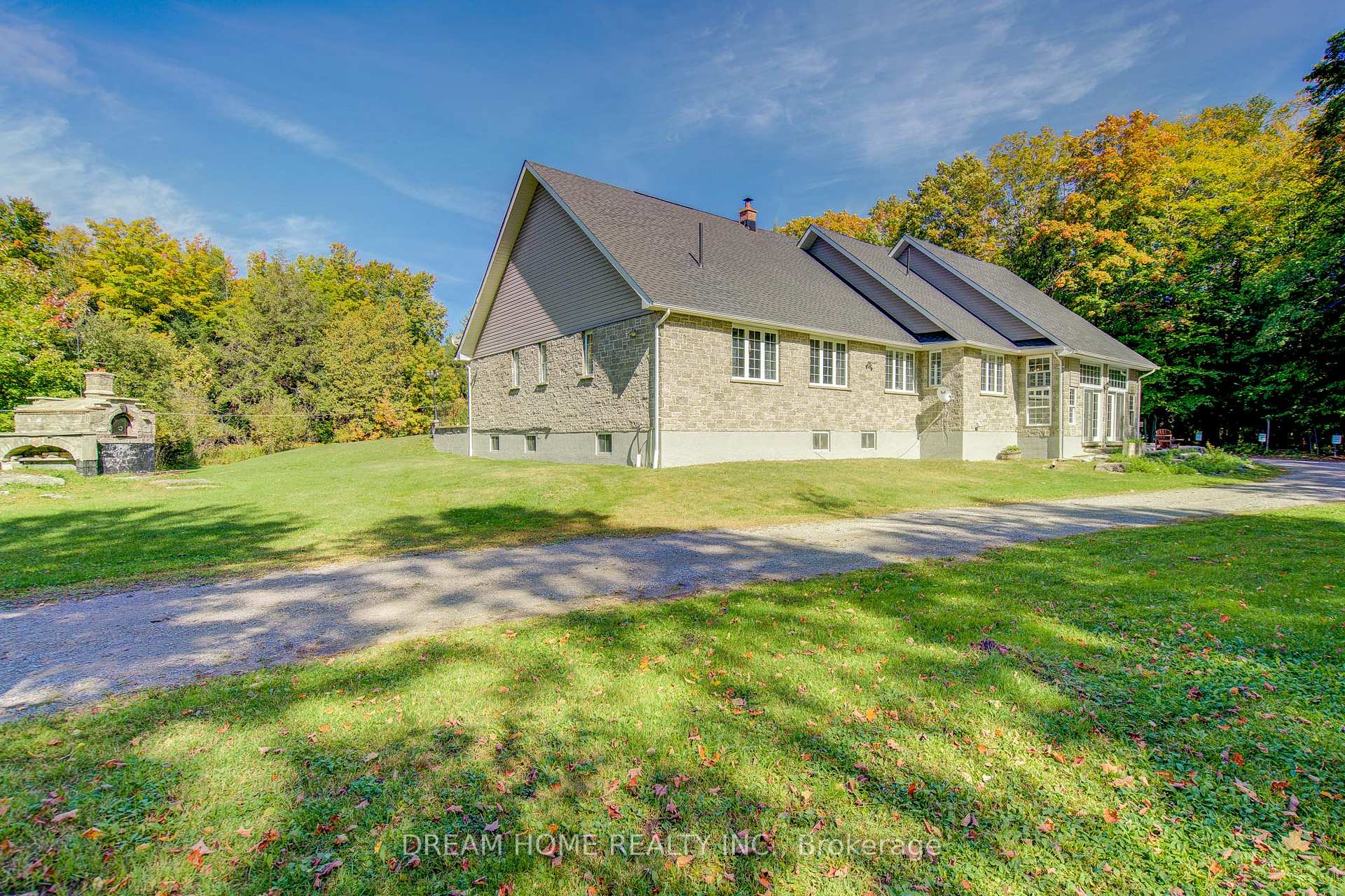 Photo 4 of 1119 Sajnovic Place, Ramara, Rural Ramara — HOMEH