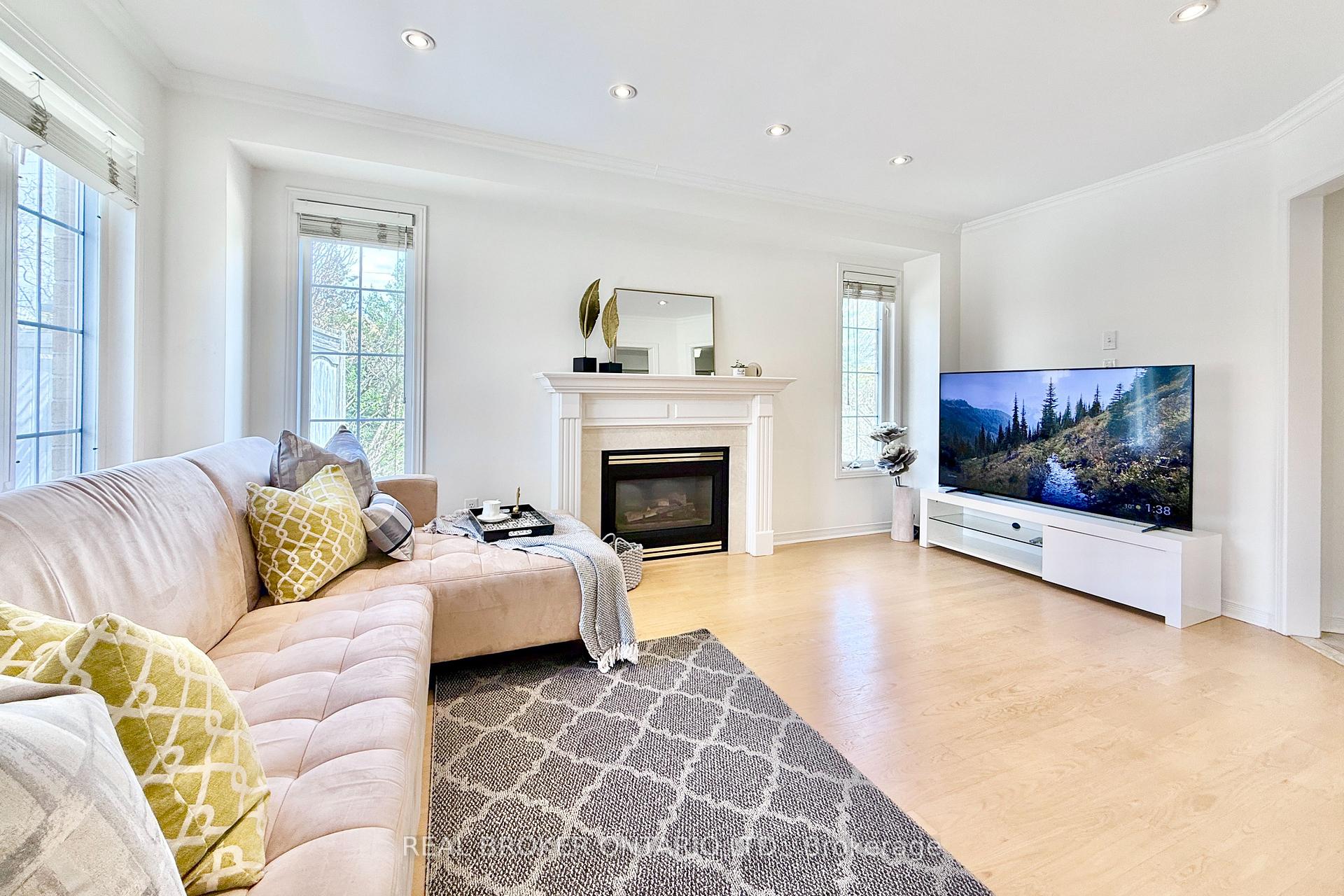 Photo 7 of 30 Little Angel Road, Markham, Village Green-South Unionville — HOMEH