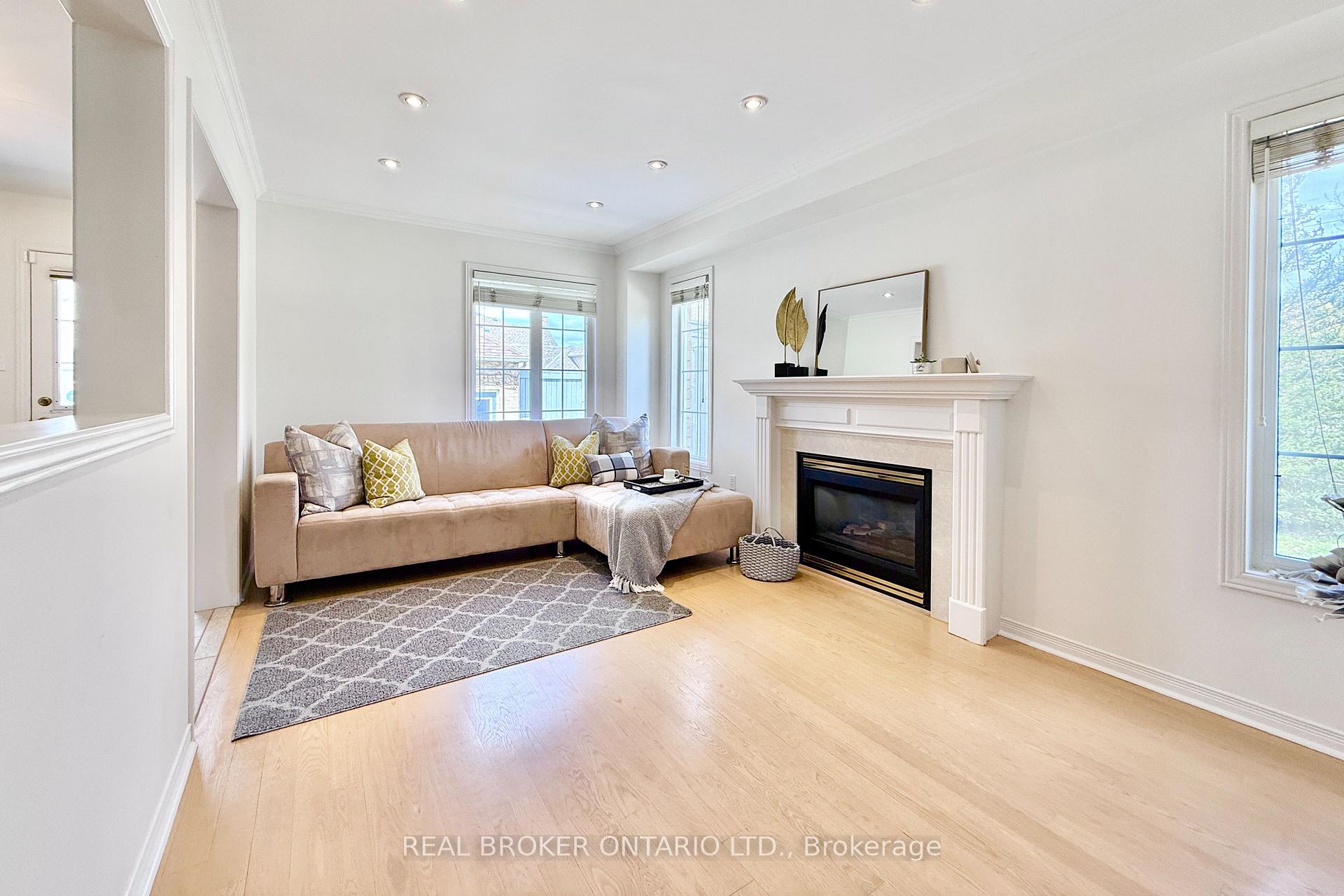 Photo 9 of 30 Little Angel Road, Markham, Village Green-South Unionville — HOMEH