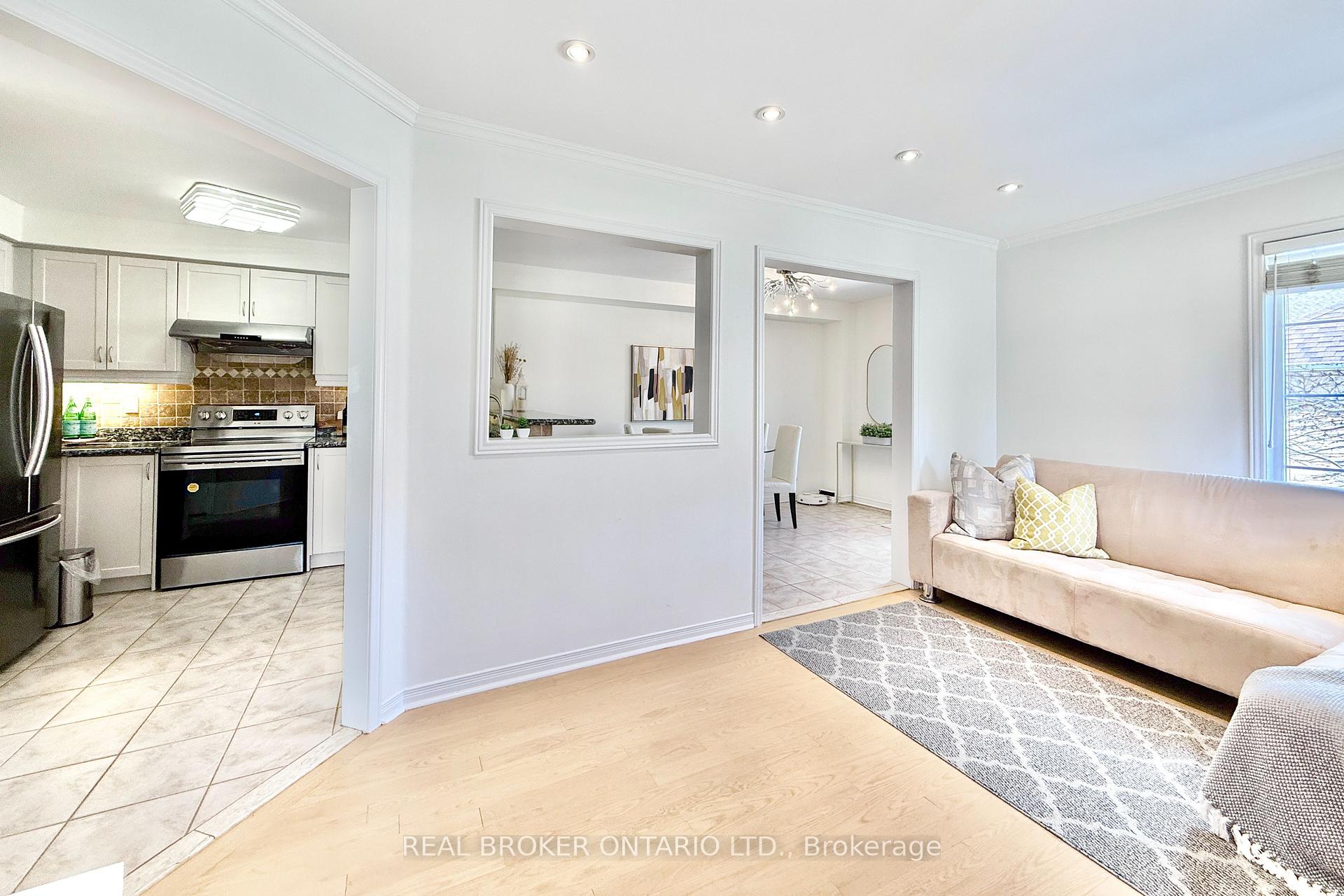 Photo 10 of 30 Little Angel Road, Markham, Village Green-South Unionville — HOMEH
