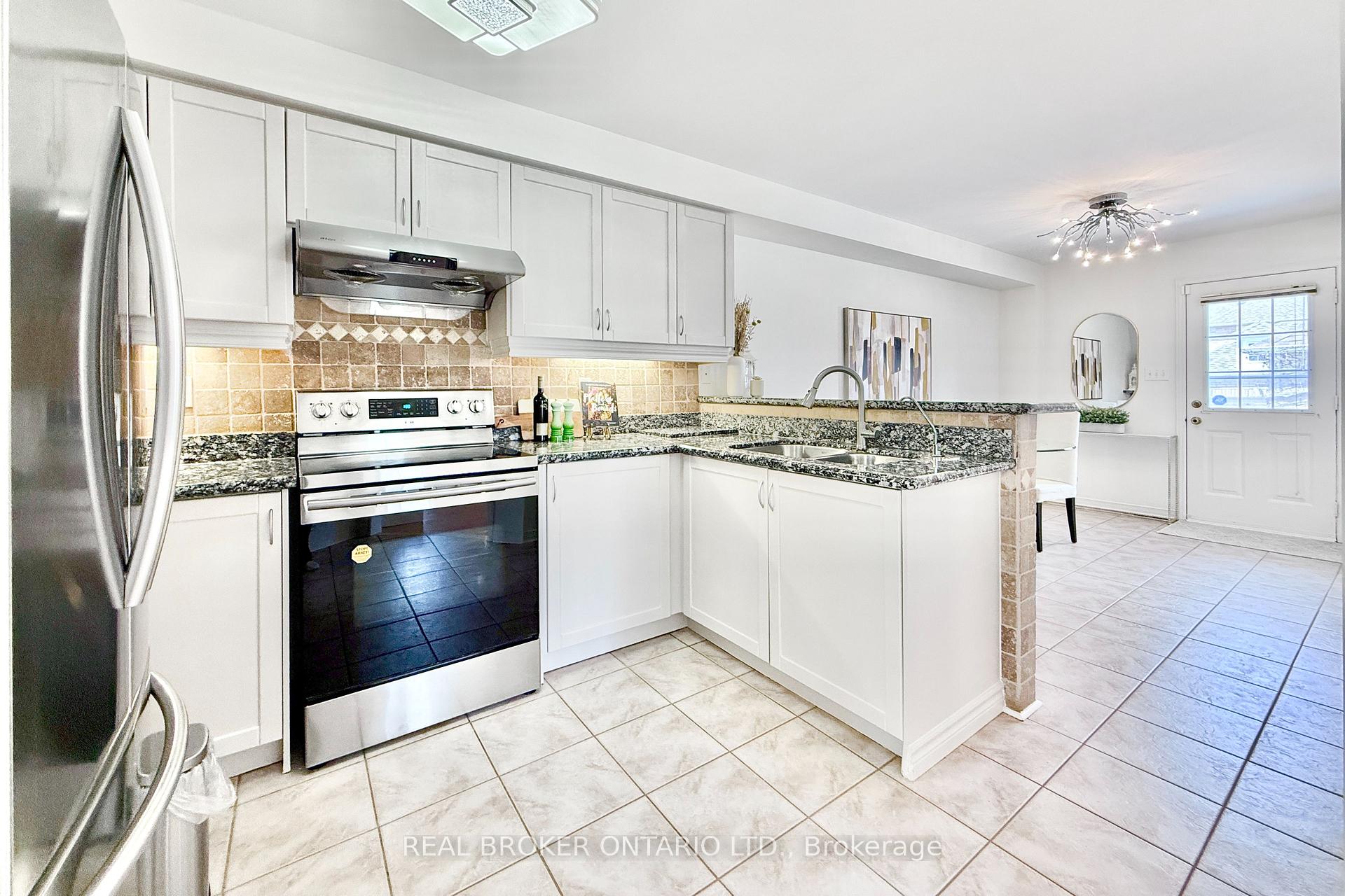 Photo 12 of 30 Little Angel Road, Markham, Village Green-South Unionville — HOMEH