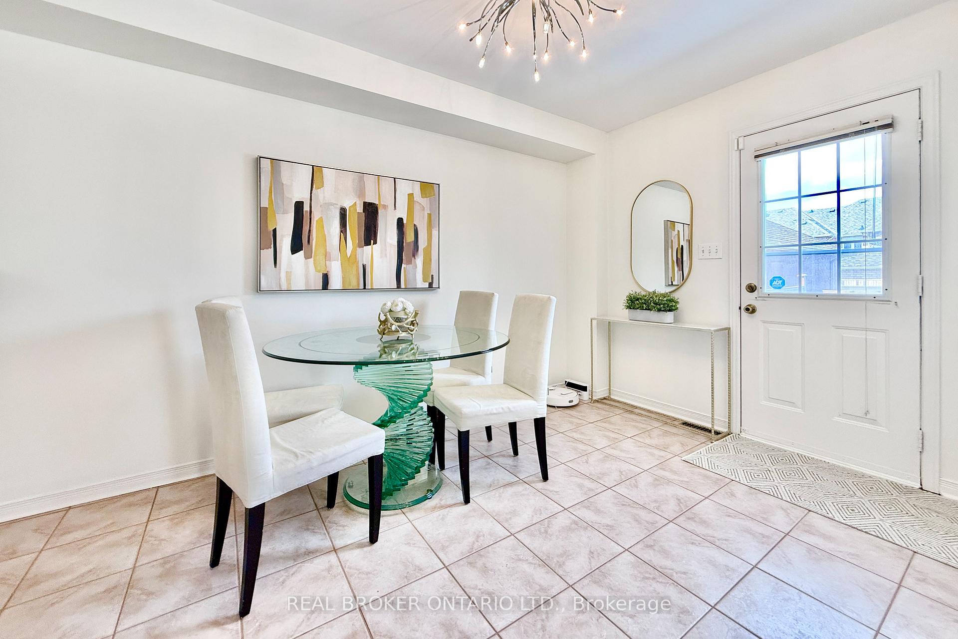 Photo 15 of 30 Little Angel Road, Markham, Village Green-South Unionville — HOMEH