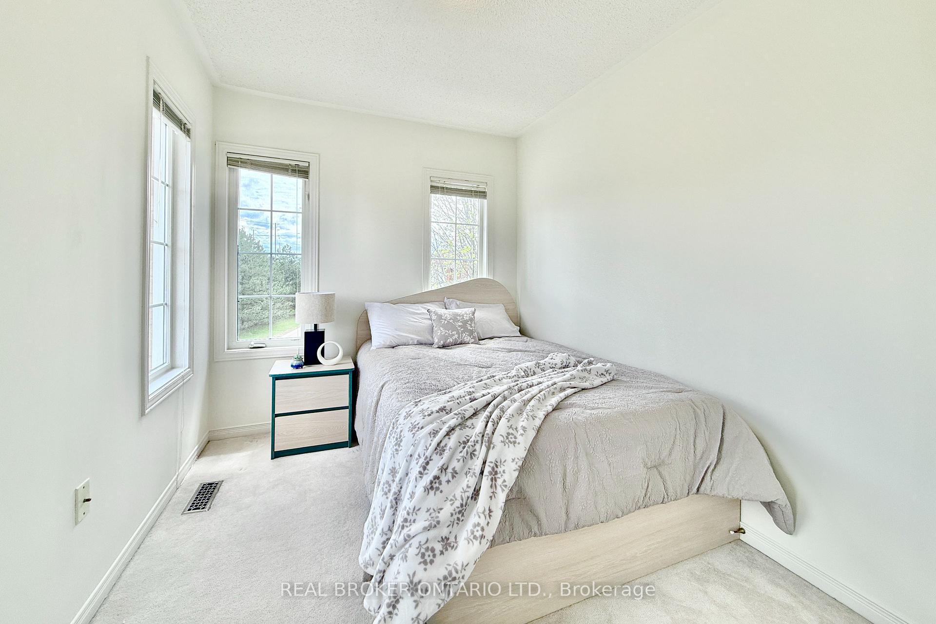 Photo 31 of 30 Little Angel Road, Markham, Village Green-South Unionville — HOMEH