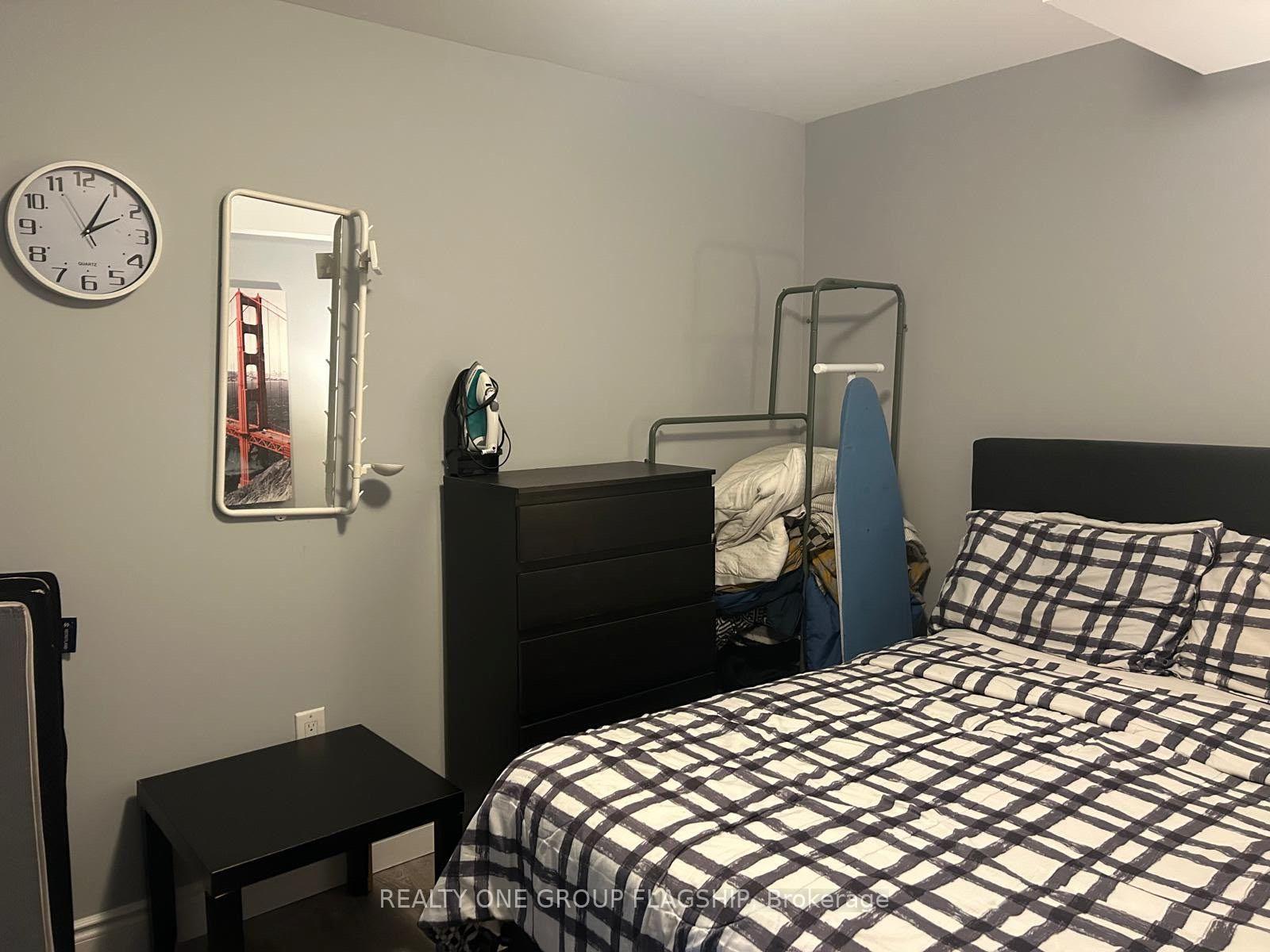 Photo 4 of 7 Hoxton Road, Brampton, Bram West — HOMEH