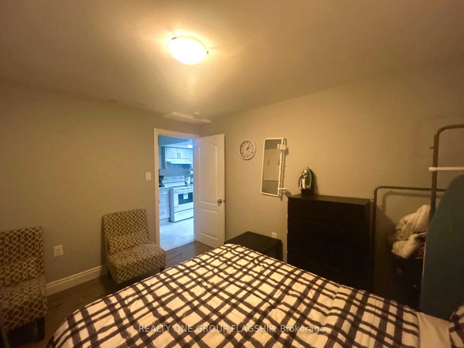 Photo 13 of 7 Hoxton Road, Brampton, Bram West — HOMEH