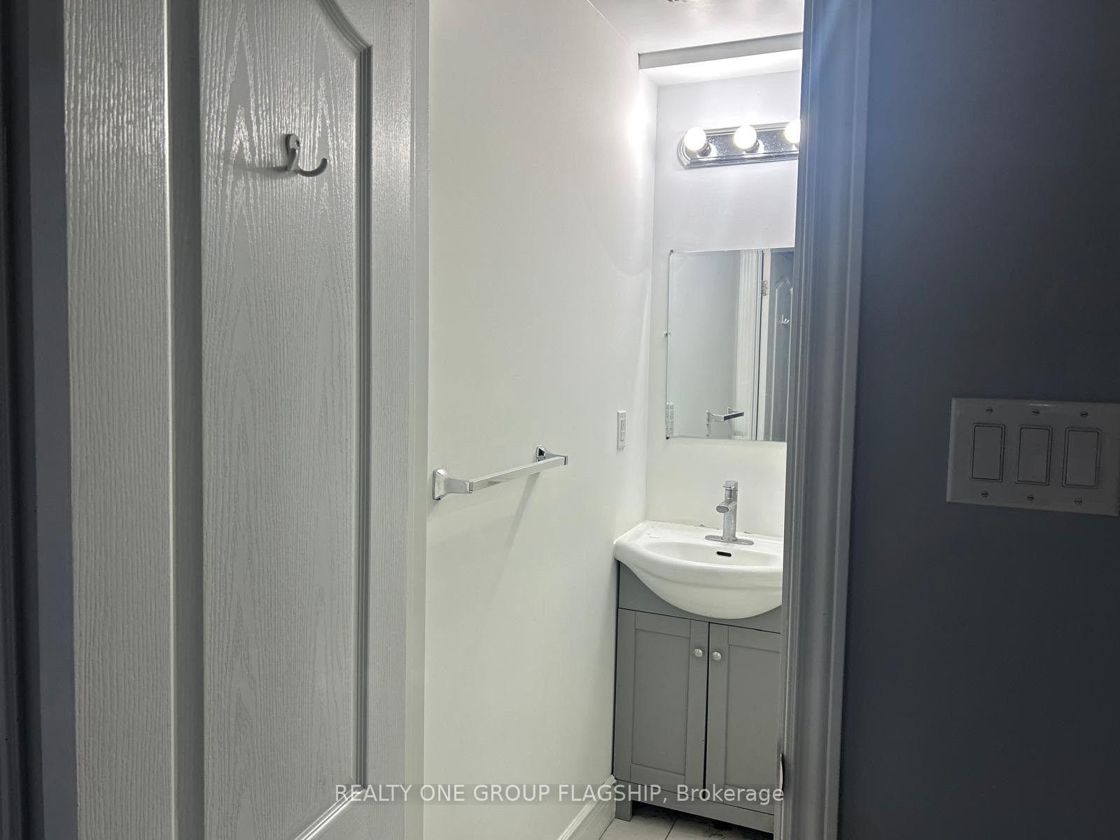 Photo 14 of 7 Hoxton Road, Brampton, Bram West — HOMEH