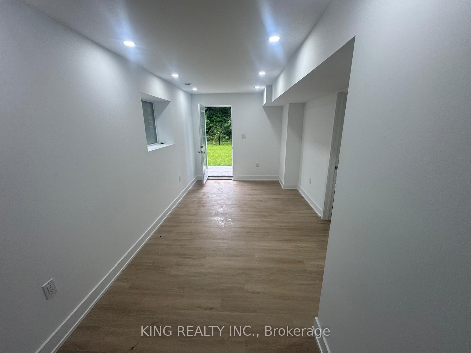 Photo 15 of Unit LOWER, 2004 Evans Boulevard, London, South U — HOMEH