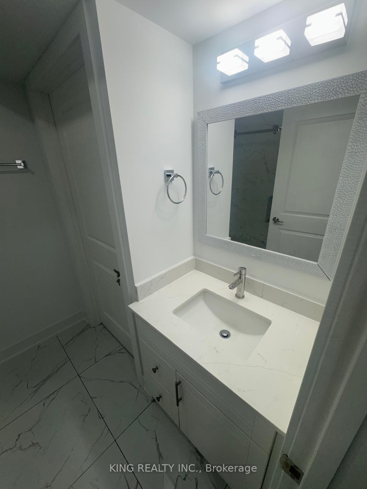 Photo 20 of Unit LOWER, 2004 Evans Boulevard, London, South U — HOMEH