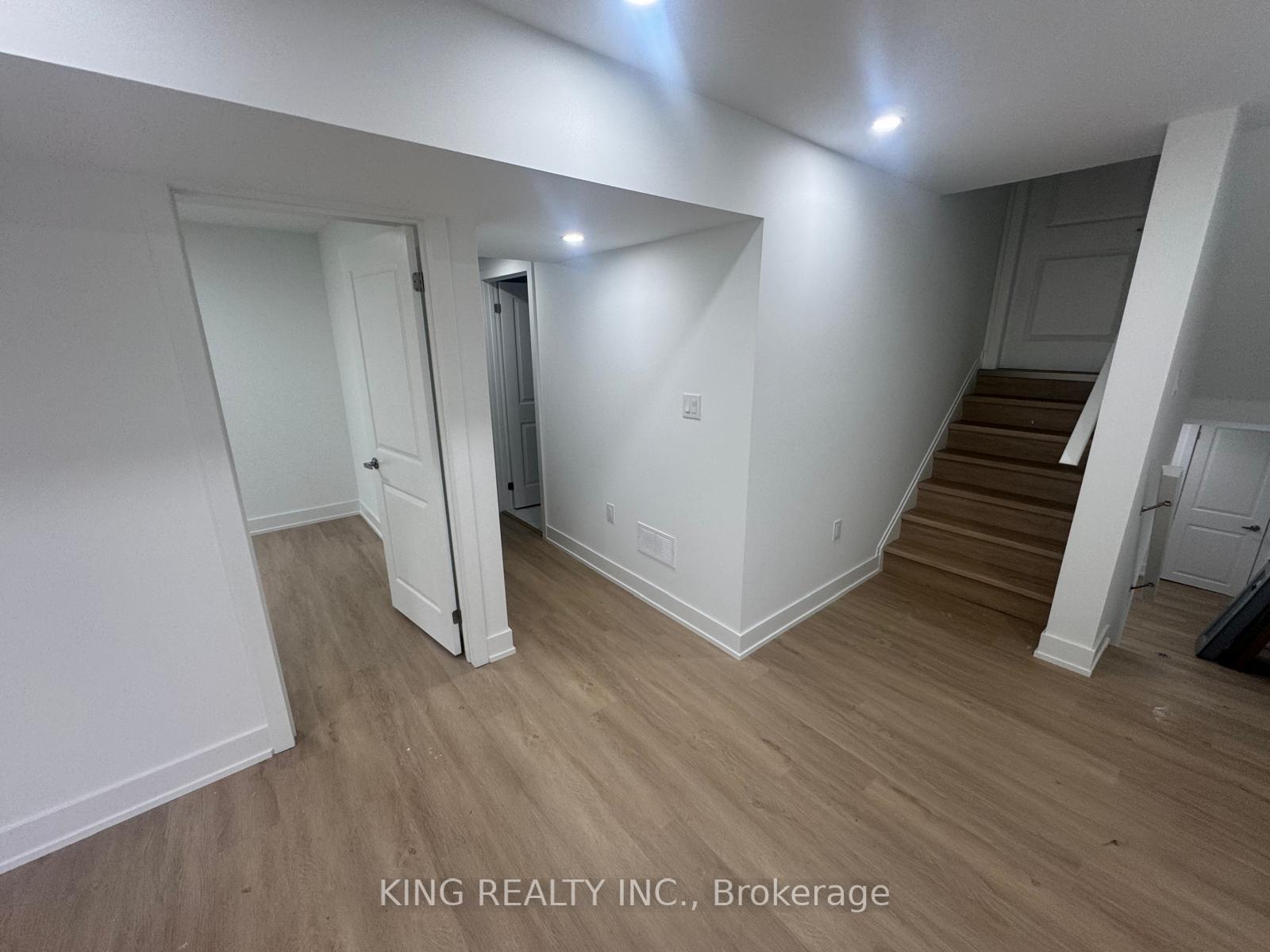 Photo 25 of Unit LOWER, 2004 Evans Boulevard, London, South U — HOMEH