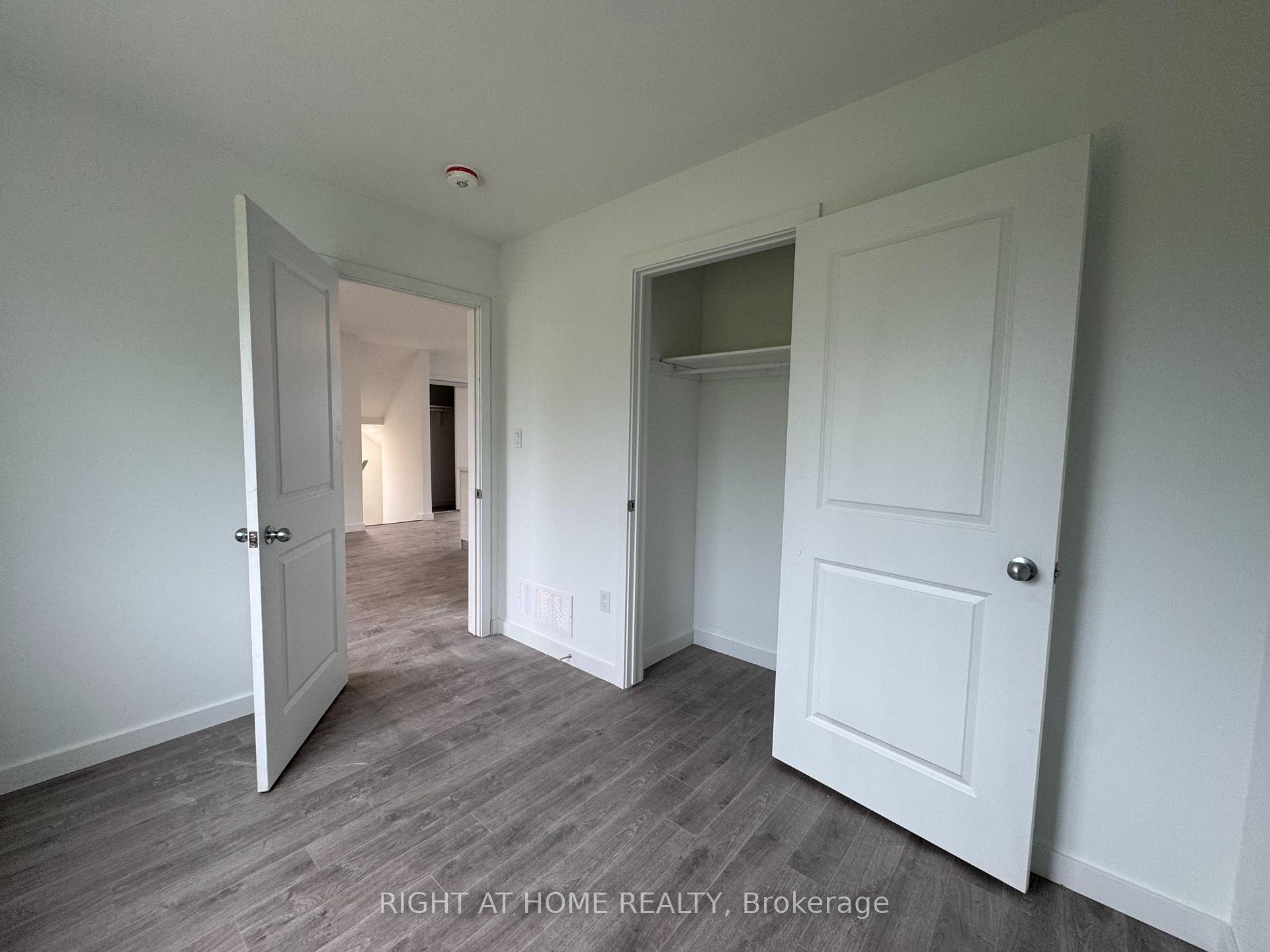 Photo 10 of Unit (MAIN), 99 Highriver Trail, Welland, Broadway — HOMEH