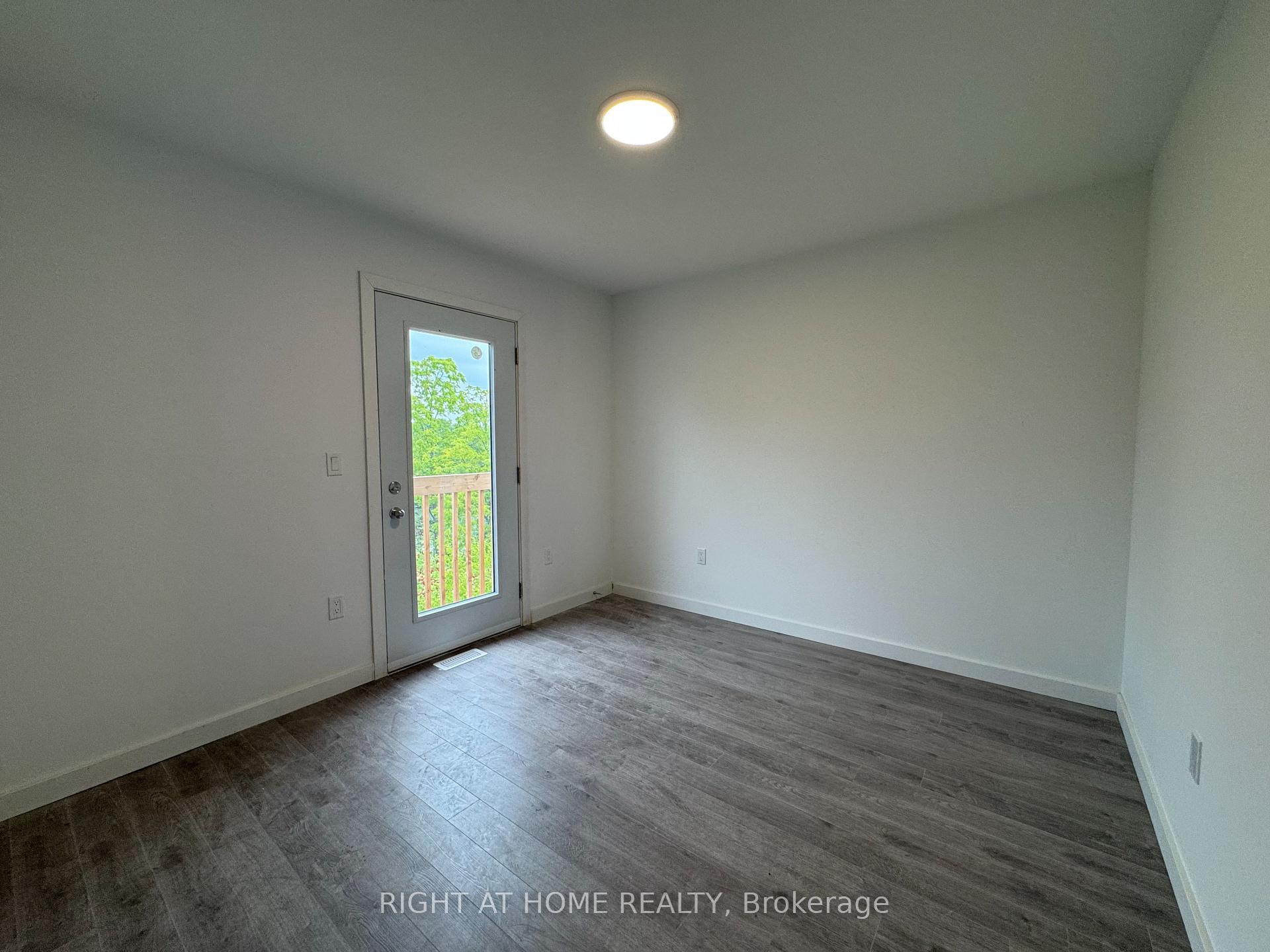 Photo 15 of Unit (MAIN), 99 Highriver Trail, Welland, Broadway — HOMEH