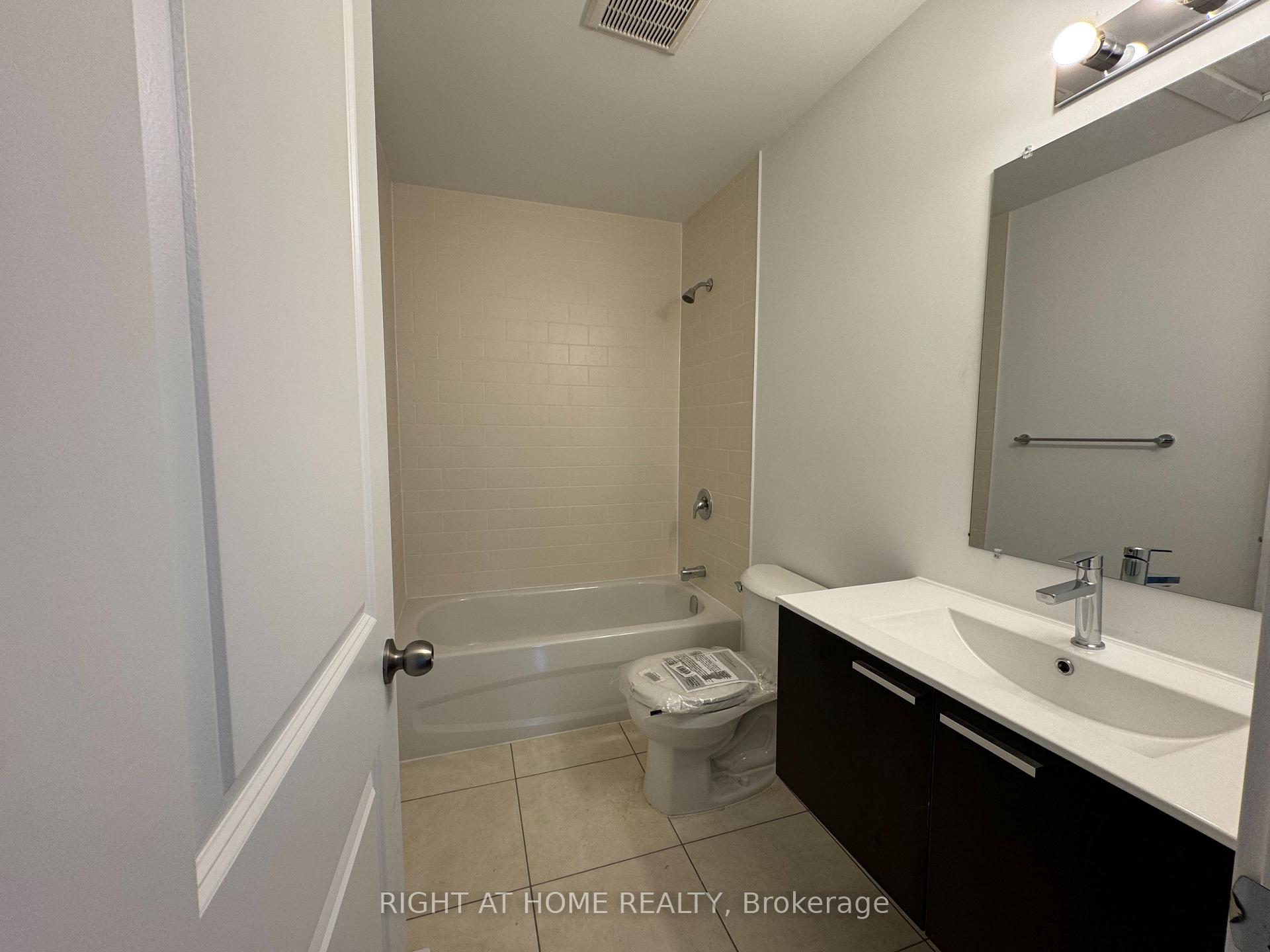 Photo 16 of Unit (MAIN), 99 Highriver Trail, Welland, Broadway — HOMEH