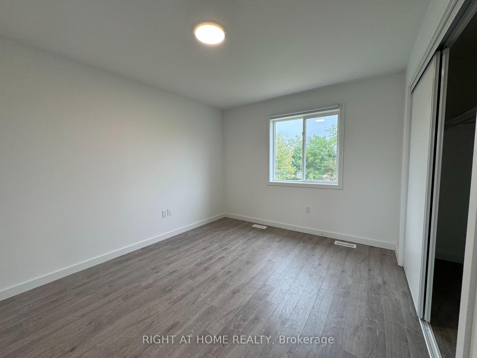 Photo 17 of Unit (MAIN), 99 Highriver Trail, Welland, Broadway — HOMEH