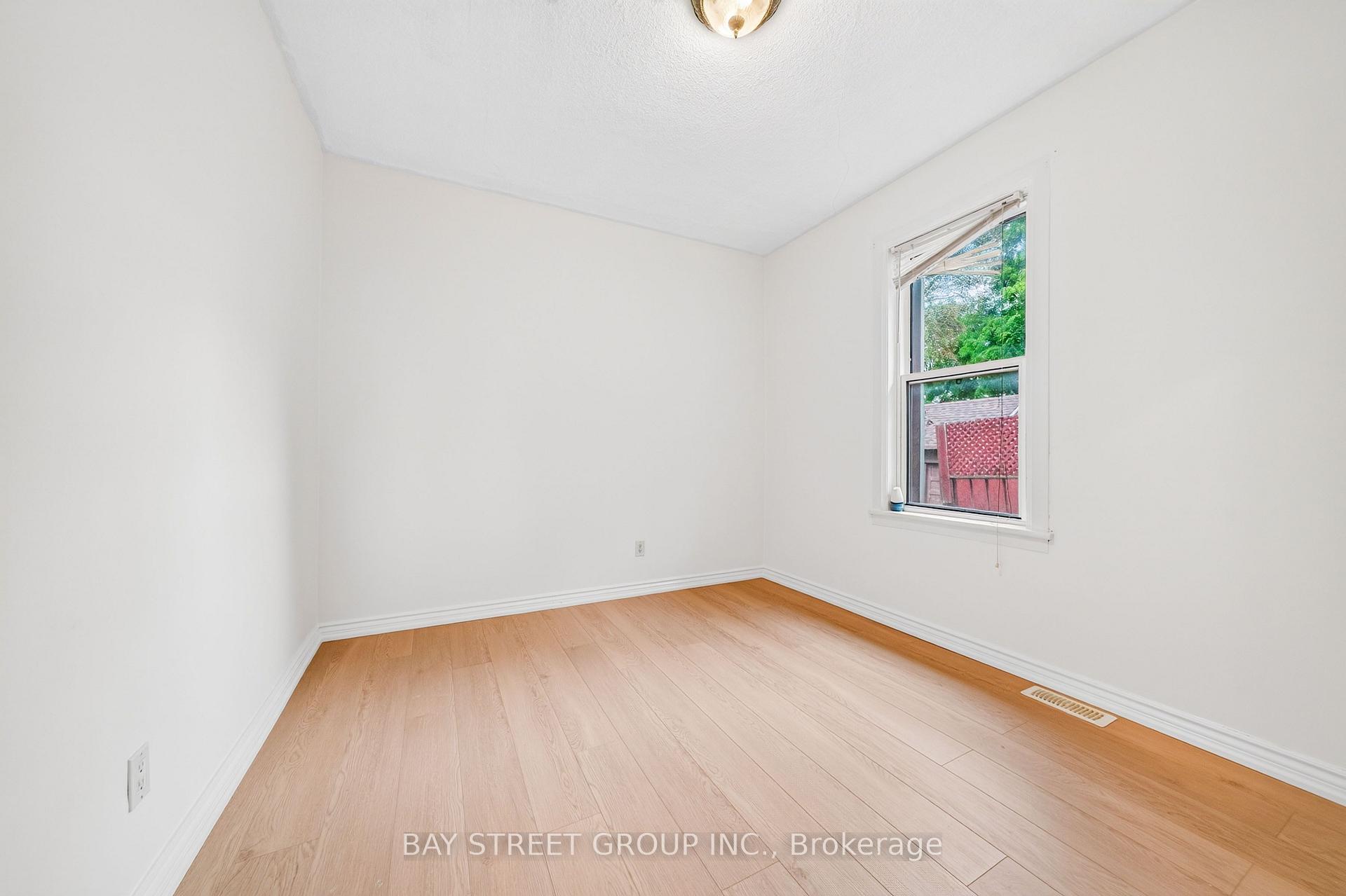 Photo 12 of 116 Summer Street, Oshawa, Central — HOMEH