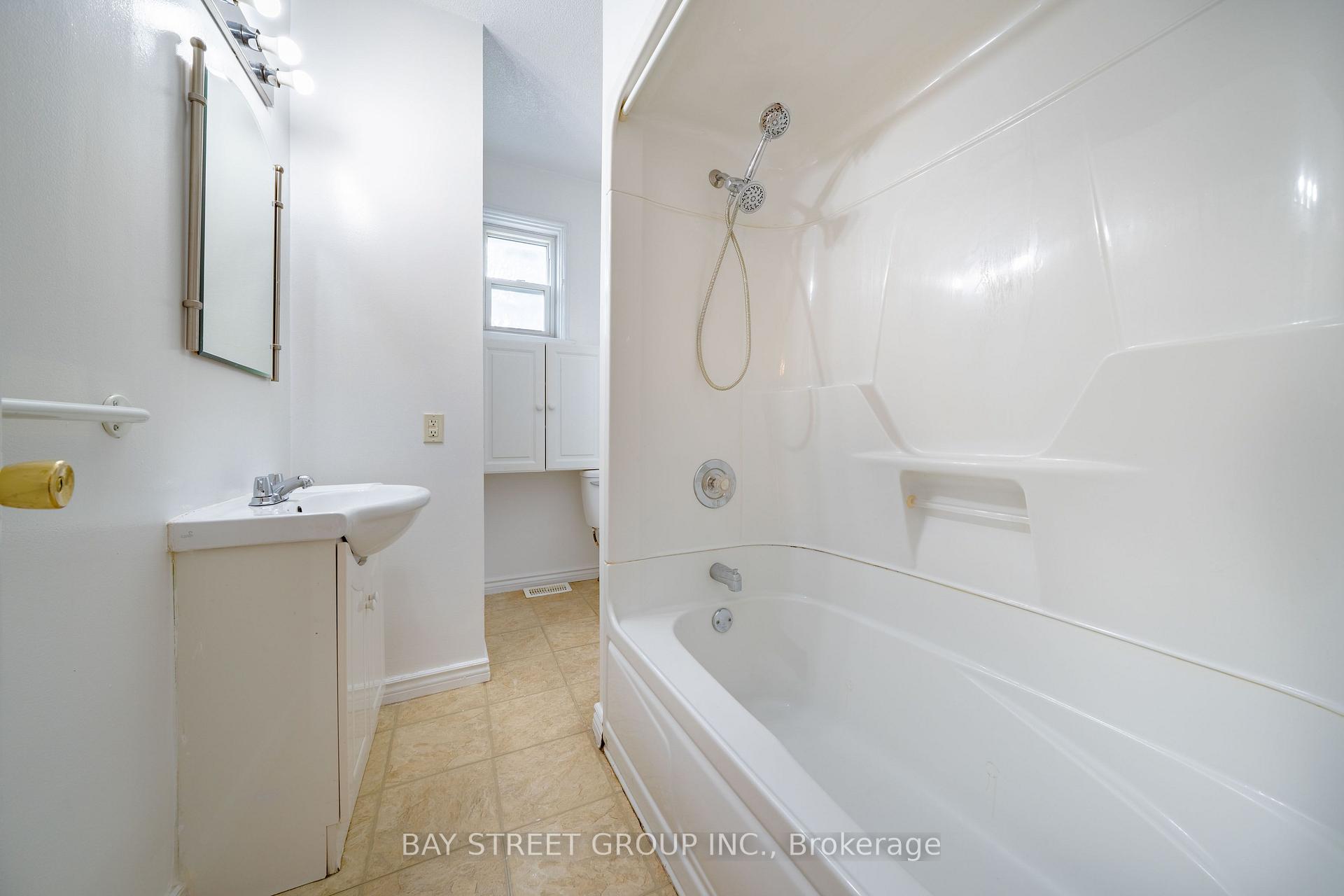 Photo 15 of 116 Summer Street, Oshawa, Central — HOMEH
