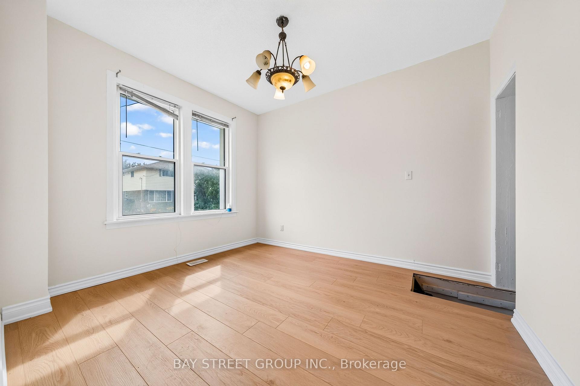 Photo 16 of 116 Summer Street, Oshawa, Central — HOMEH