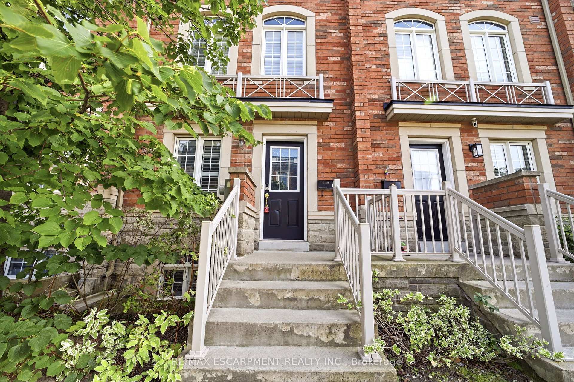 Photo 2 of 73 Ted Wray Circle, North York, Downsview-Roding-CFB — HOMEH