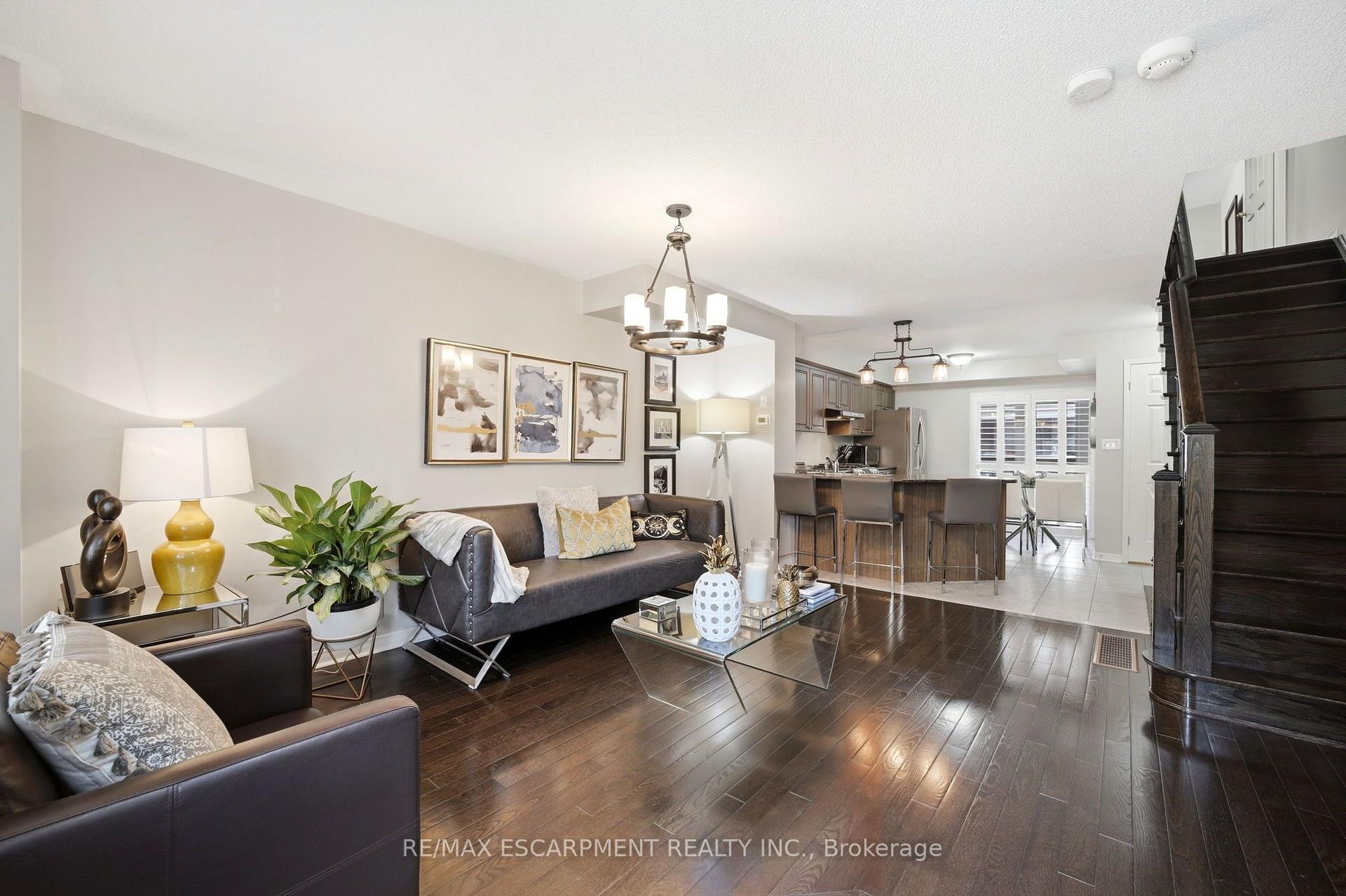 Photo 4 of 73 Ted Wray Circle, North York, Downsview-Roding-CFB — HOMEH