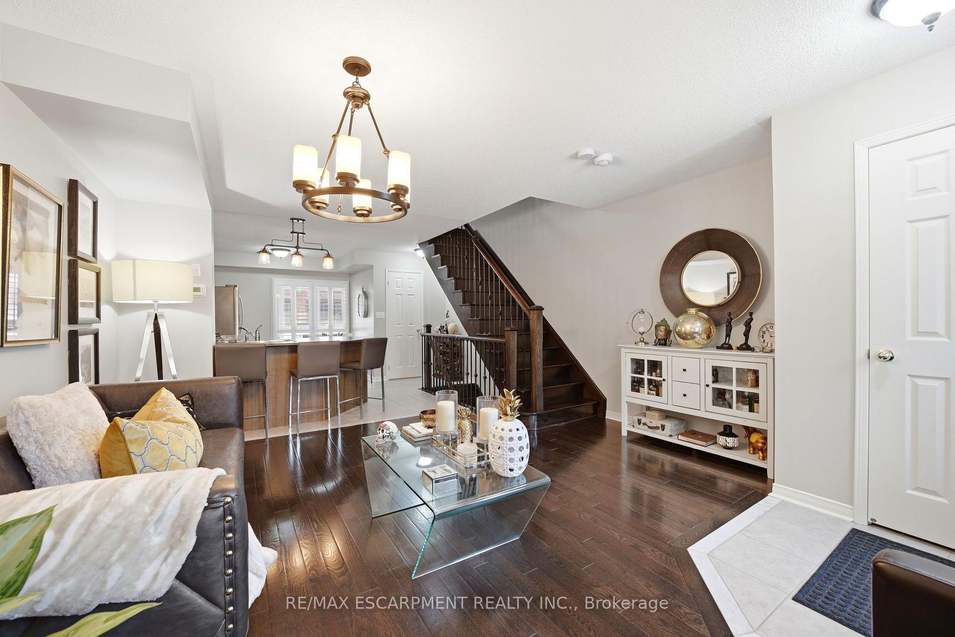 Photo 6 of 73 Ted Wray Circle, North York, Downsview-Roding-CFB — HOMEH